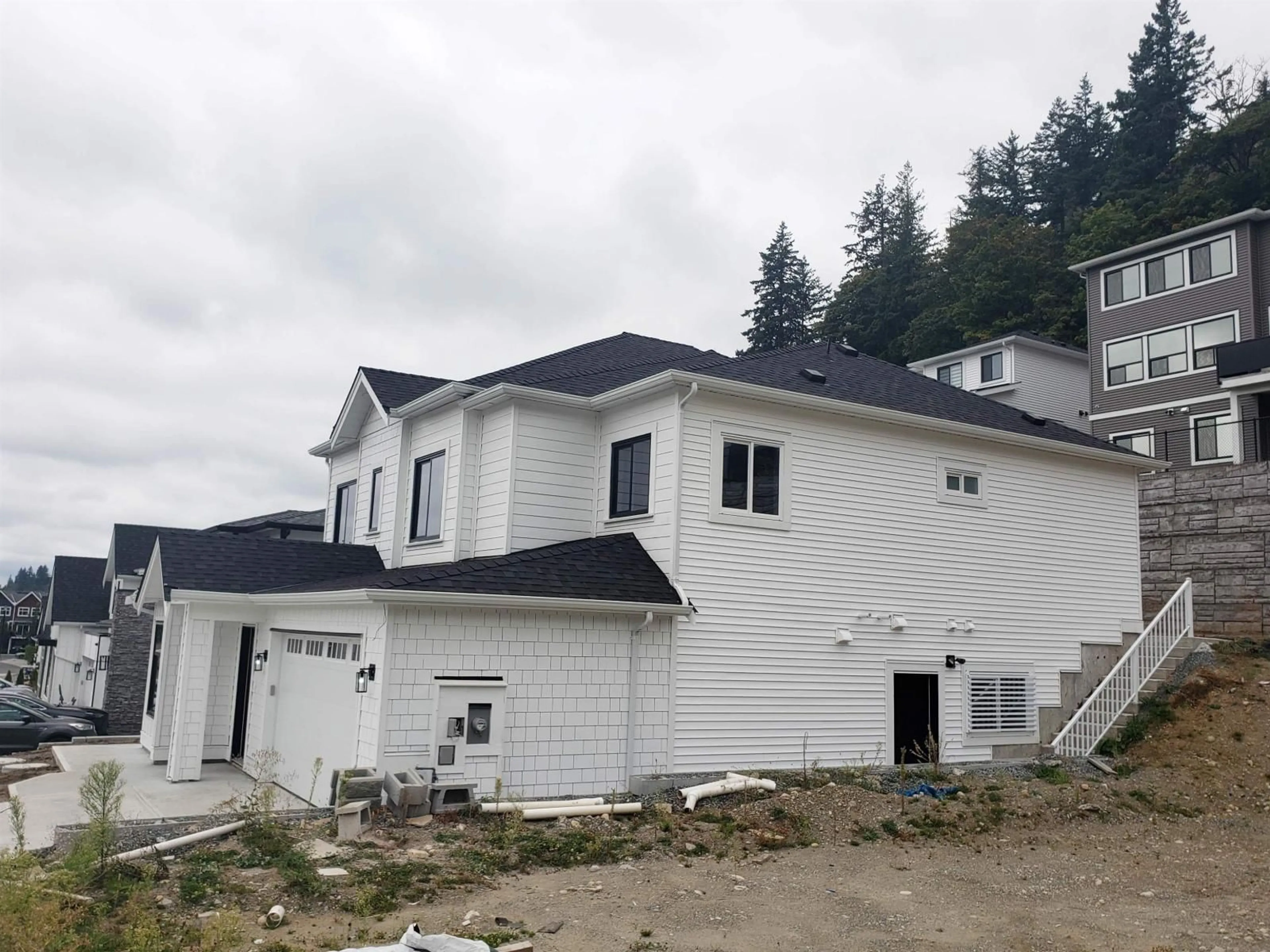 Home with vinyl exterior material, building for 34007 BARKER, Mission British Columbia V2V6B2
