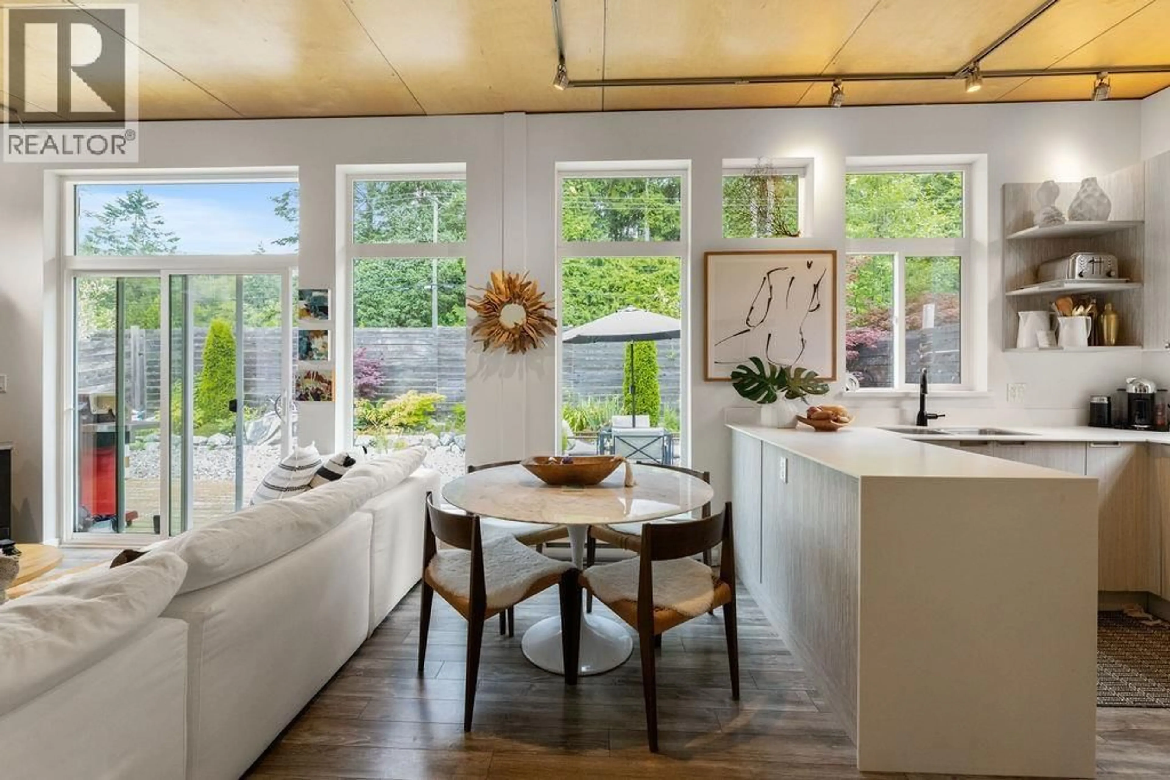 Open concept kitchen, unknown for 890 TROWER LANE, Gibsons British Columbia V0N1V7