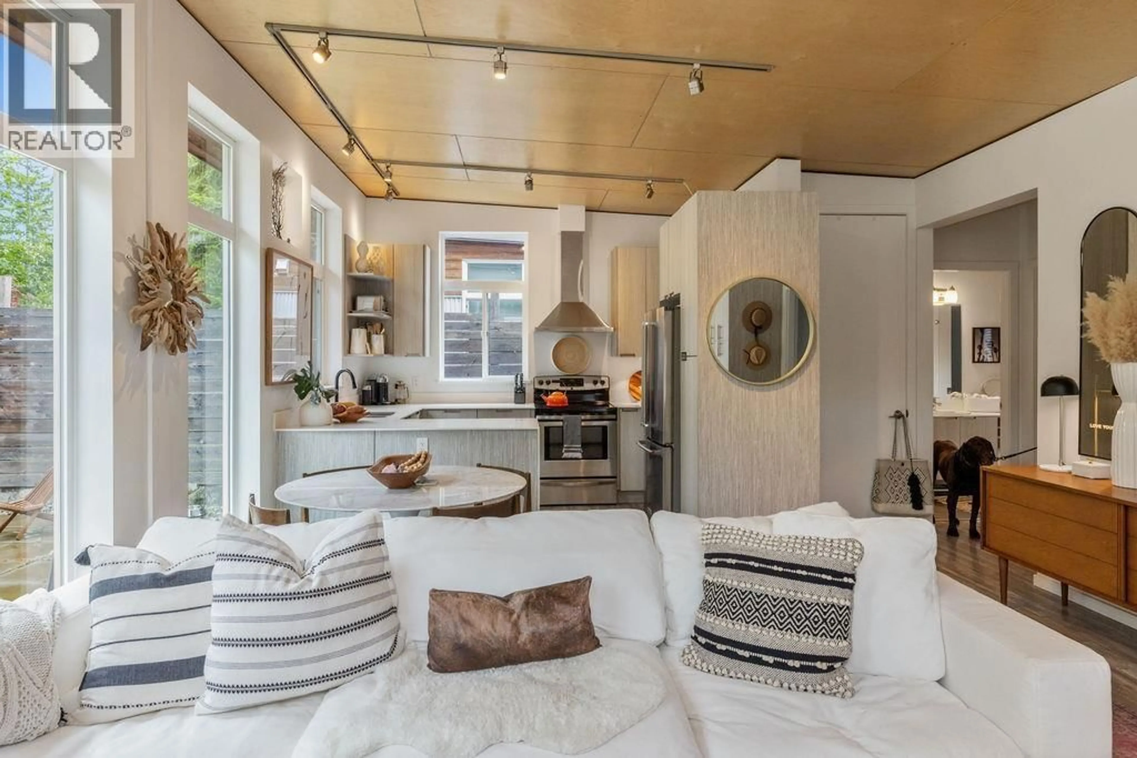 Open concept kitchen, unknown for 890 TROWER LANE, Gibsons British Columbia V0N1V7
