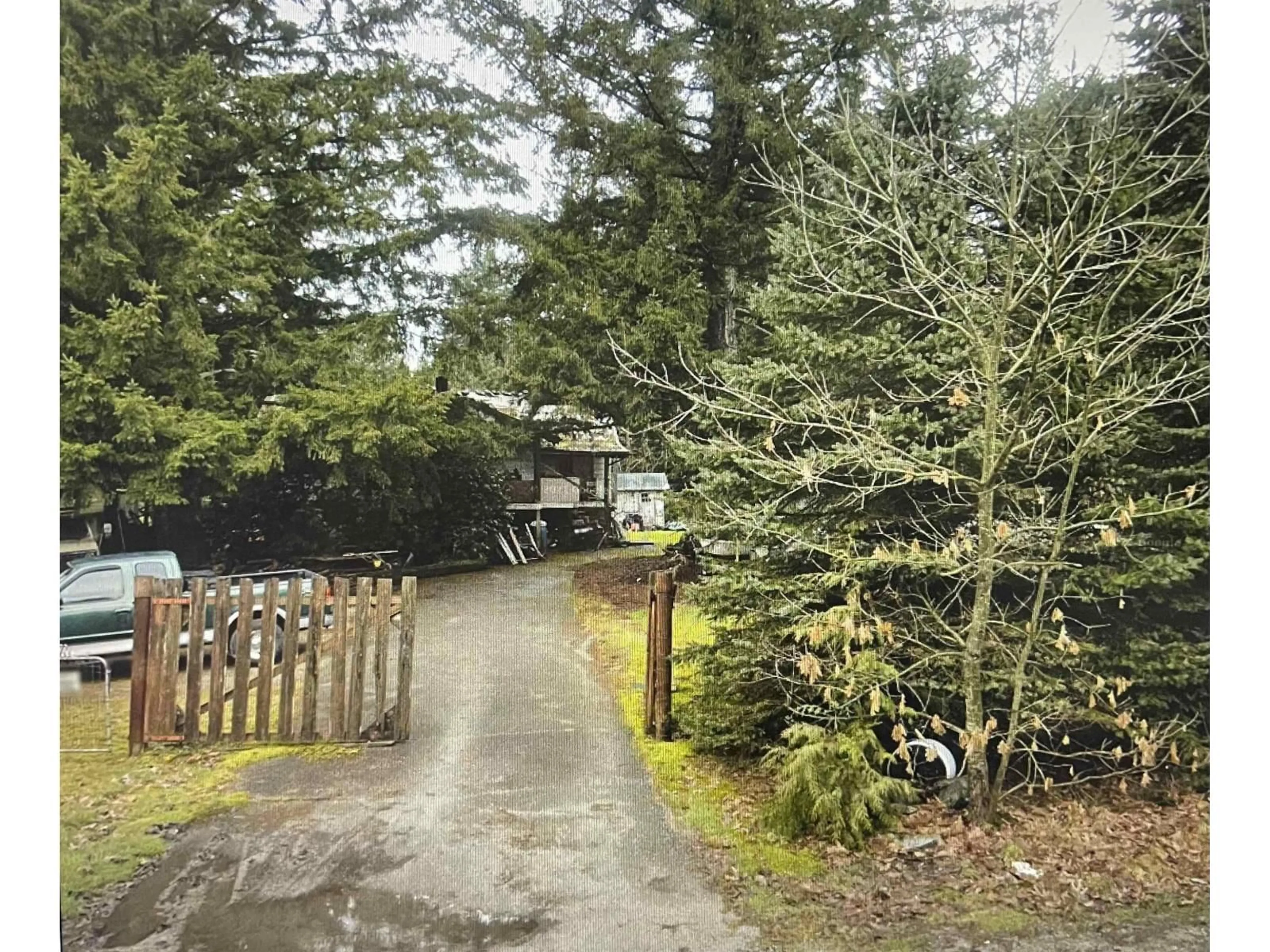 A pic from outside/outdoor area/front of a property/back of a property/a pic from drone, forest/trees view for 32211 KEYSTONE, Mission British Columbia V2V7G5