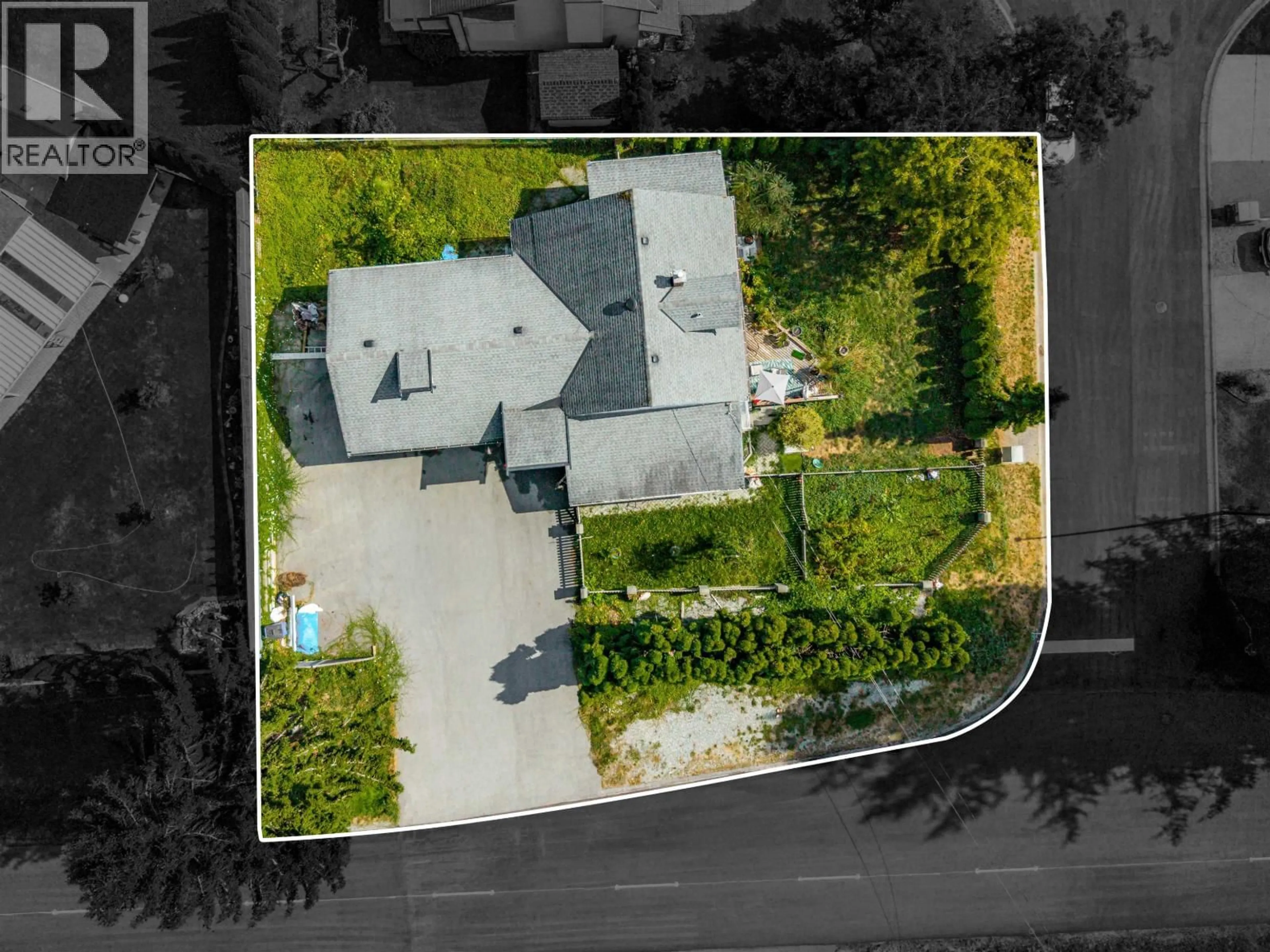 A pic from outside/outdoor area/front of a property/back of a property/a pic from drone, street for 11870 248 STREET, Maple Ridge British Columbia V4R2A9