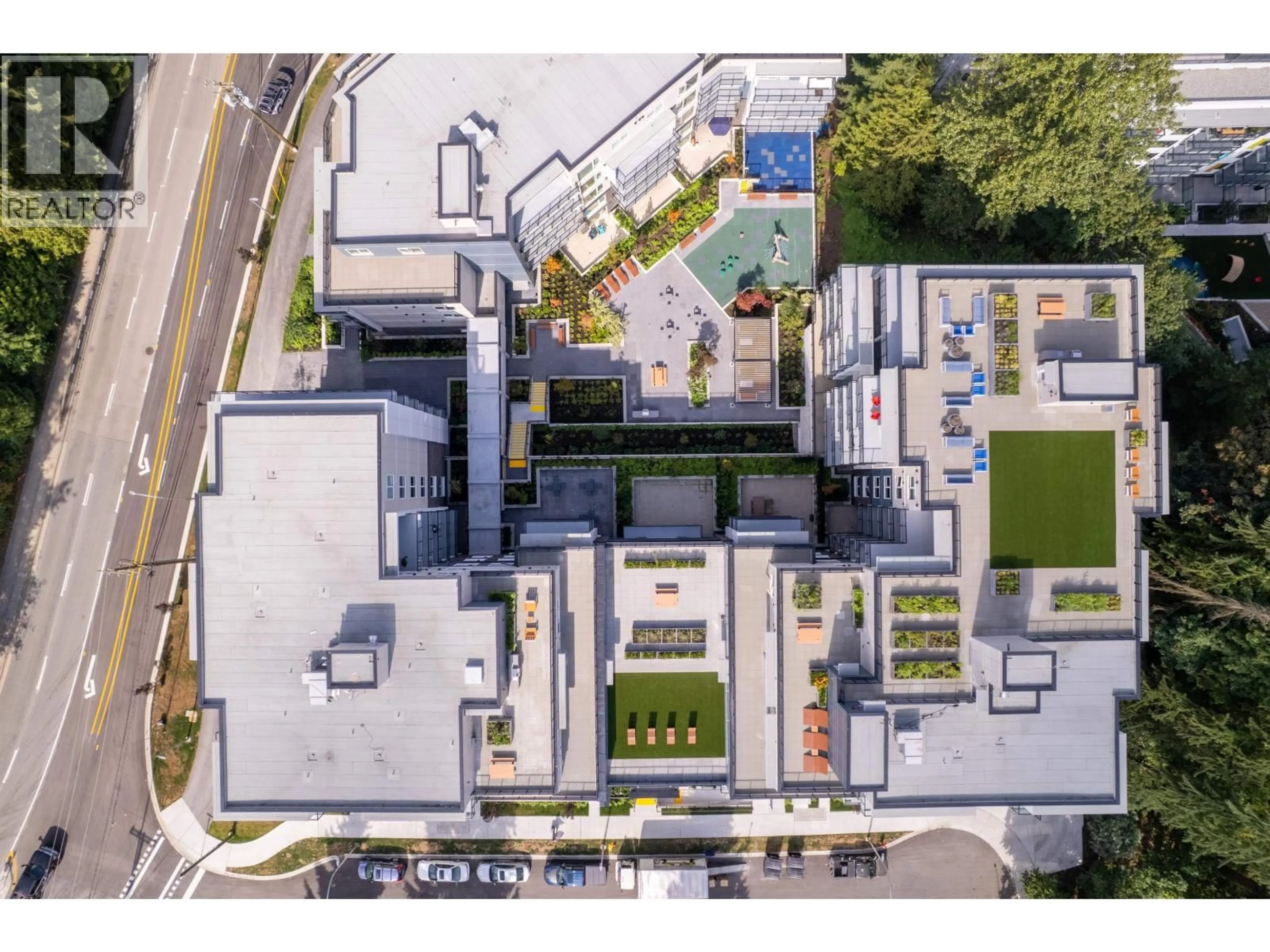 A pic from outside/outdoor area/front of a property/back of a property/a pic from drone, street for 511 - 2002 ST. GEORGE STREET, Port Moody British Columbia V3H2E6