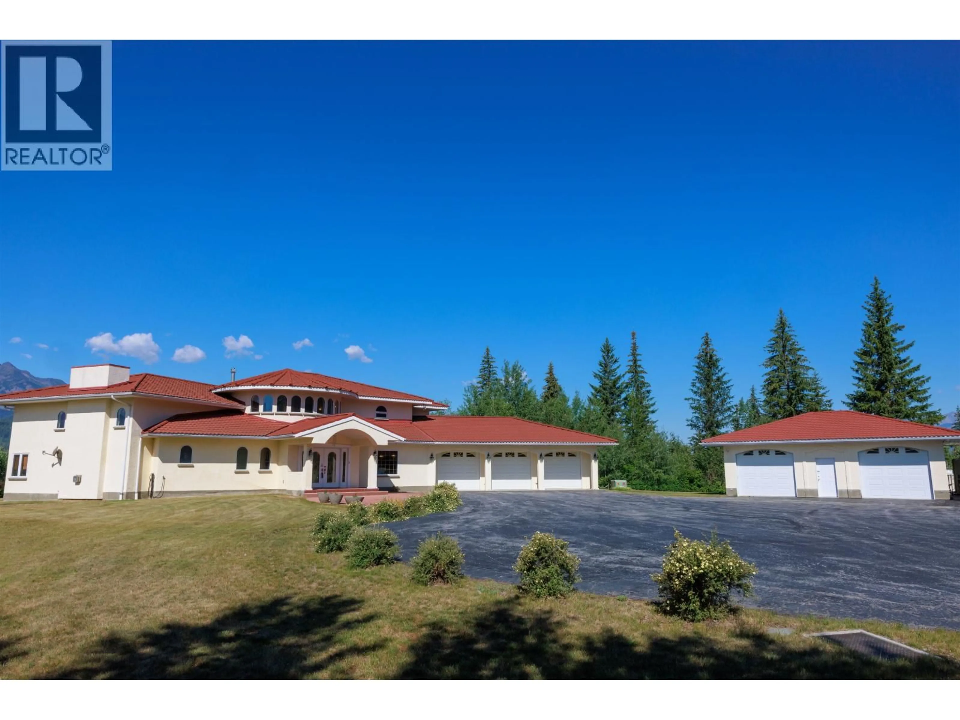 A pic from outside/outdoor area/front of a property/back of a property/a pic from drone, mountain view for 2805 MORRISON ROAD, Valemount British Columbia V2L5B5