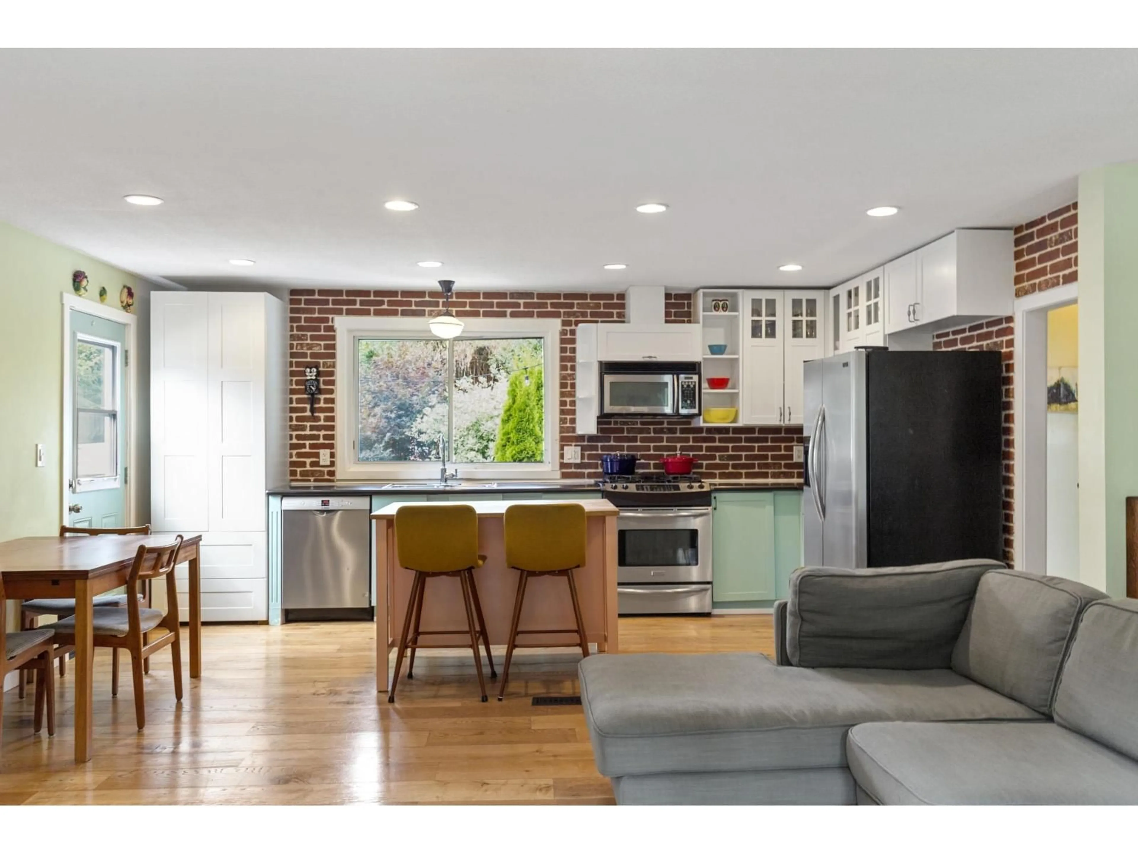 Open concept kitchen, unknown for 7845 GRAND, Mission British Columbia V2V3T7