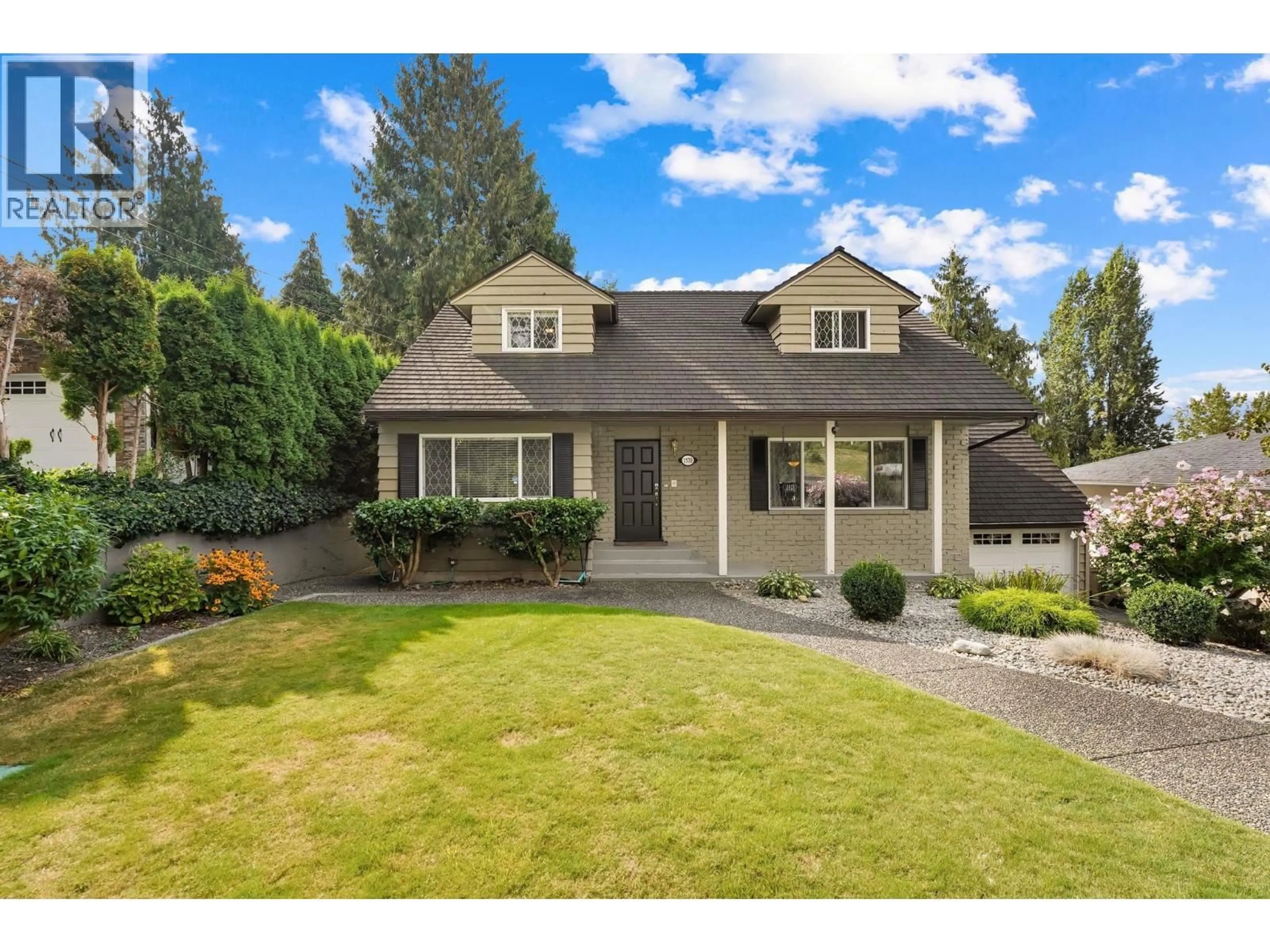 Home with vinyl exterior material, street for 1570 THOMAS AVENUE, Coquitlam British Columbia V3K2L8