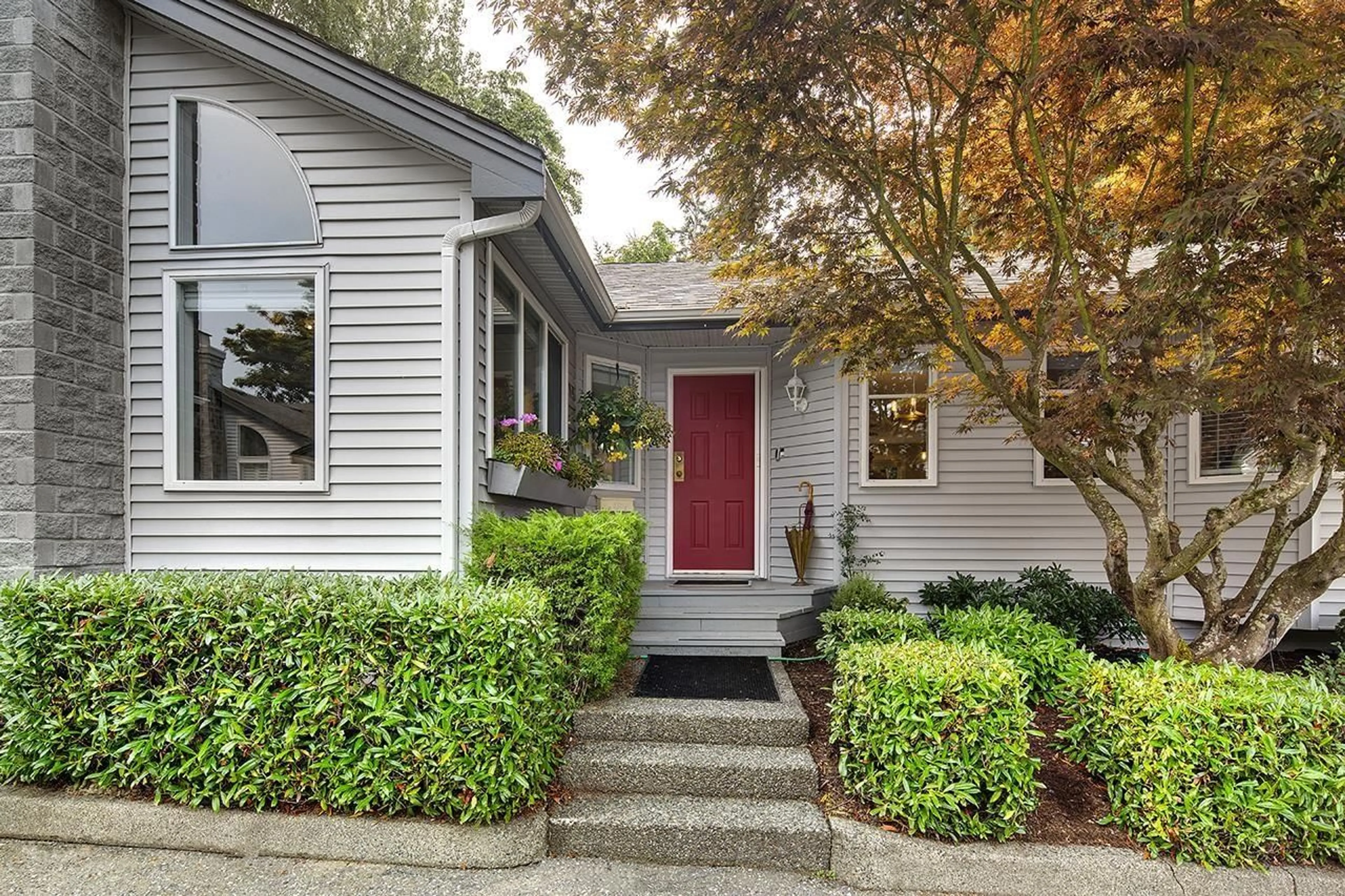 Home with vinyl exterior material, street for 104 - 1744 128, Surrey British Columbia V4A3V4