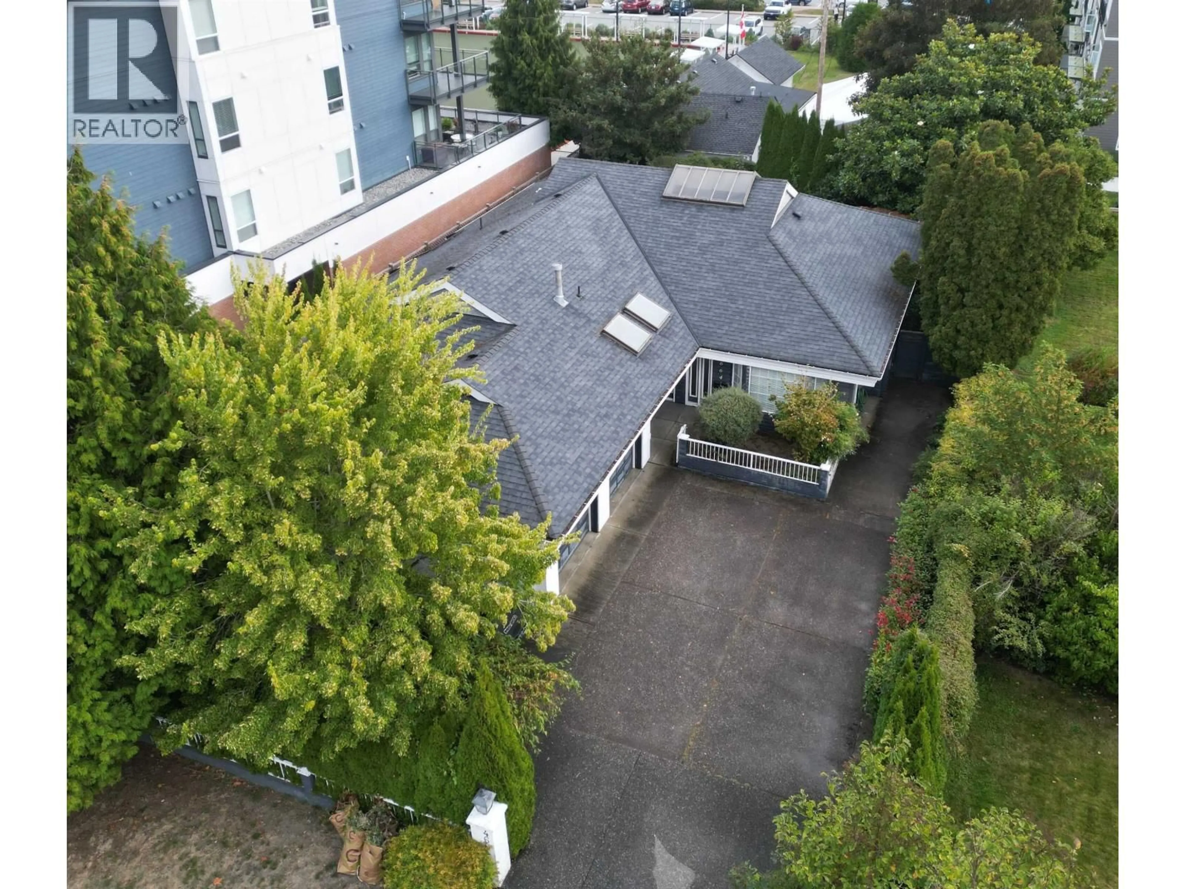 A pic from outside/outdoor area/front of a property/back of a property/a pic from drone, city buildings view from balcony for 4664 51 STREET, Delta British Columbia V4K2V7