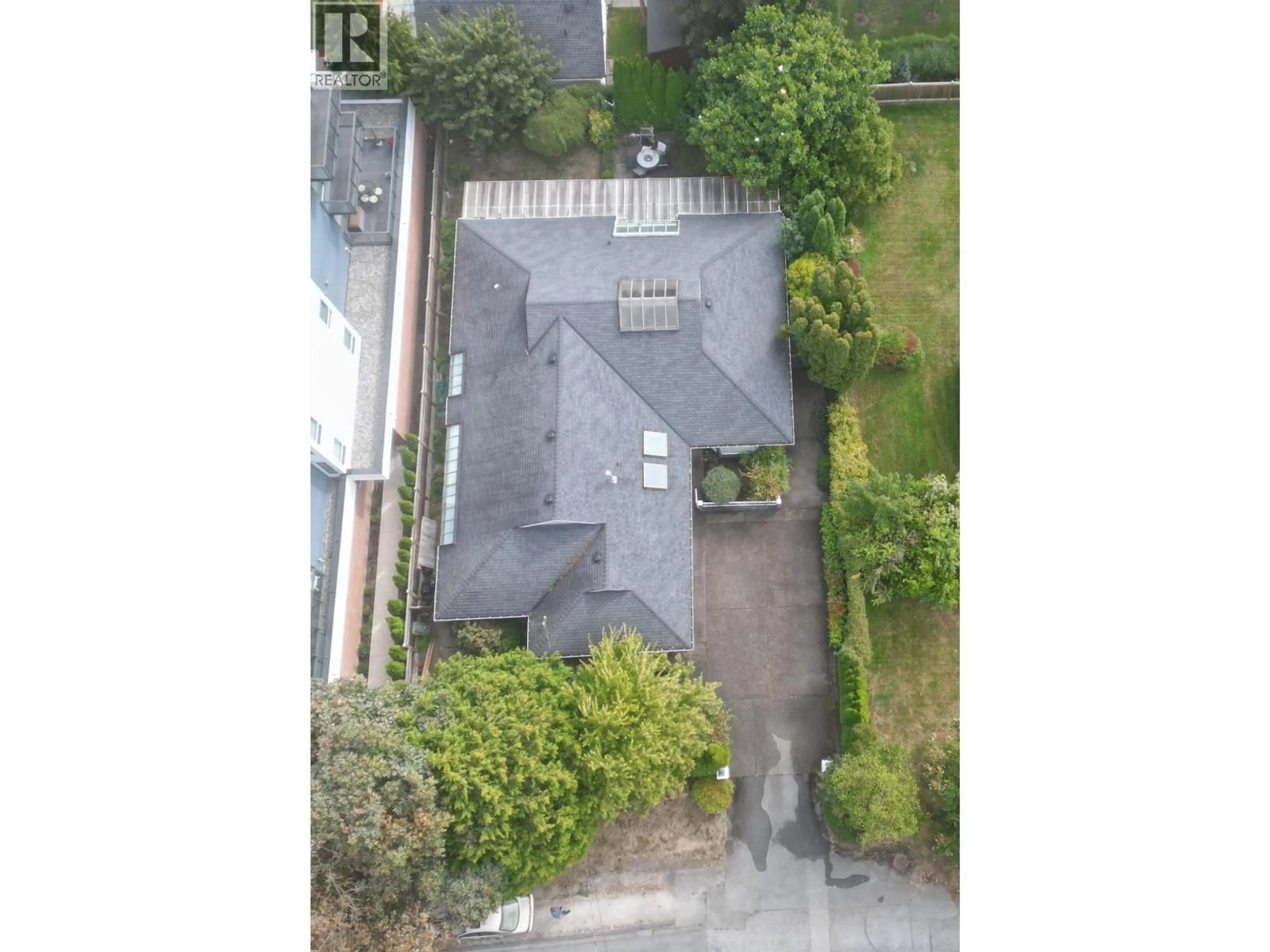 A pic from outside/outdoor area/front of a property/back of a property/a pic from drone, street for 4664 51 STREET, Delta British Columbia V4K2V7