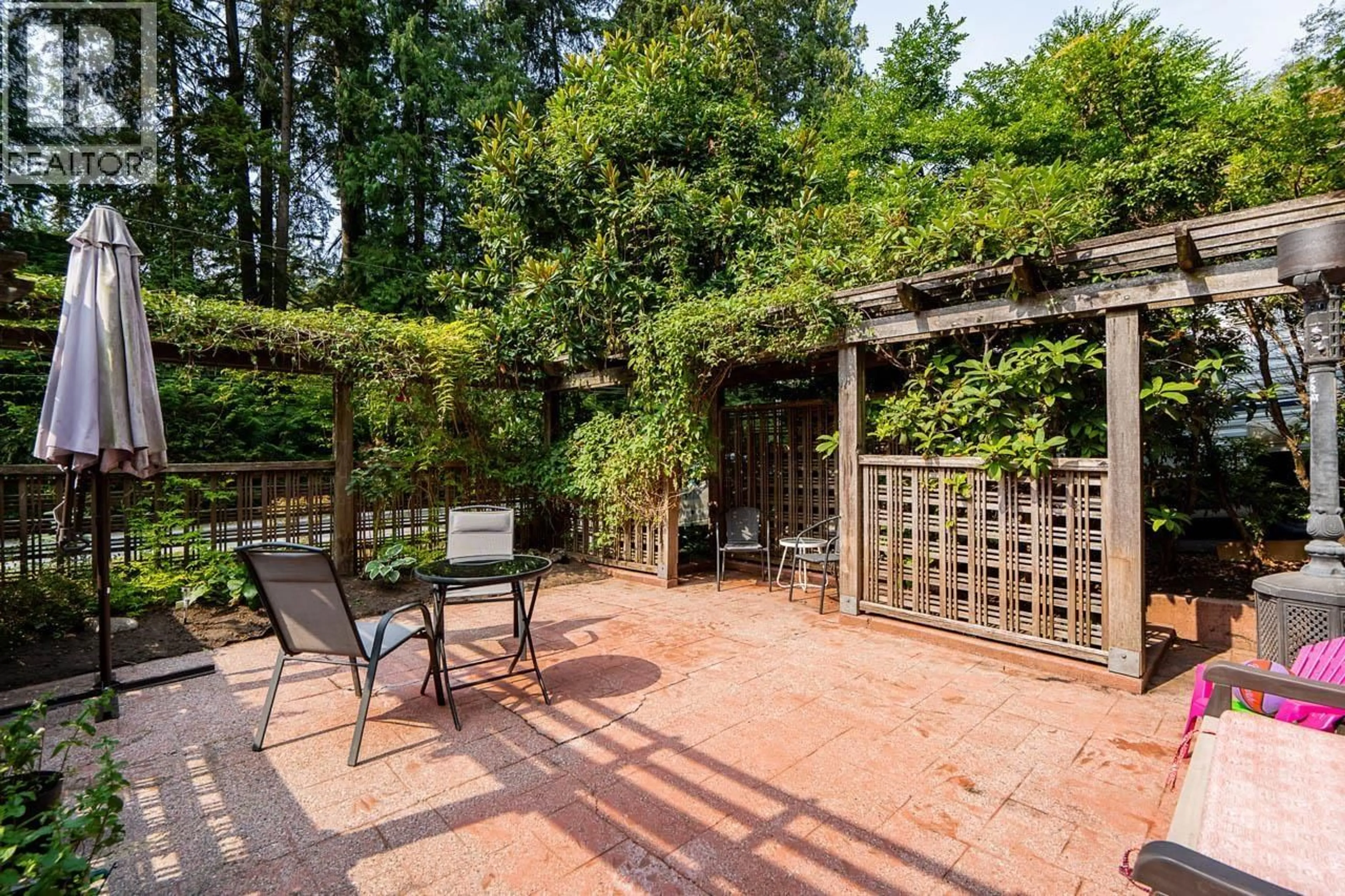 Patio, street for 1184 RIVERSIDE DRIVE, North Vancouver British Columbia V7H1V5
