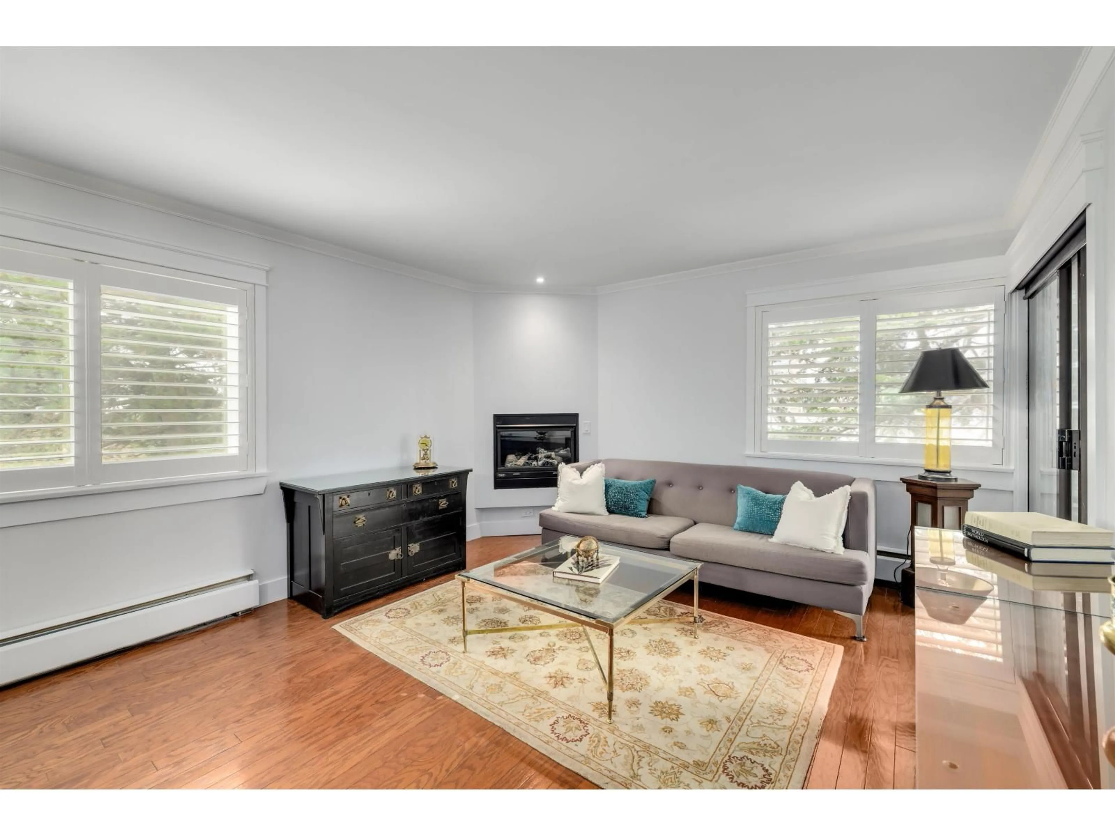 Living room with furniture, wood/laminate floor for 302 - 1555 FIR, White Rock British Columbia V4B4B6