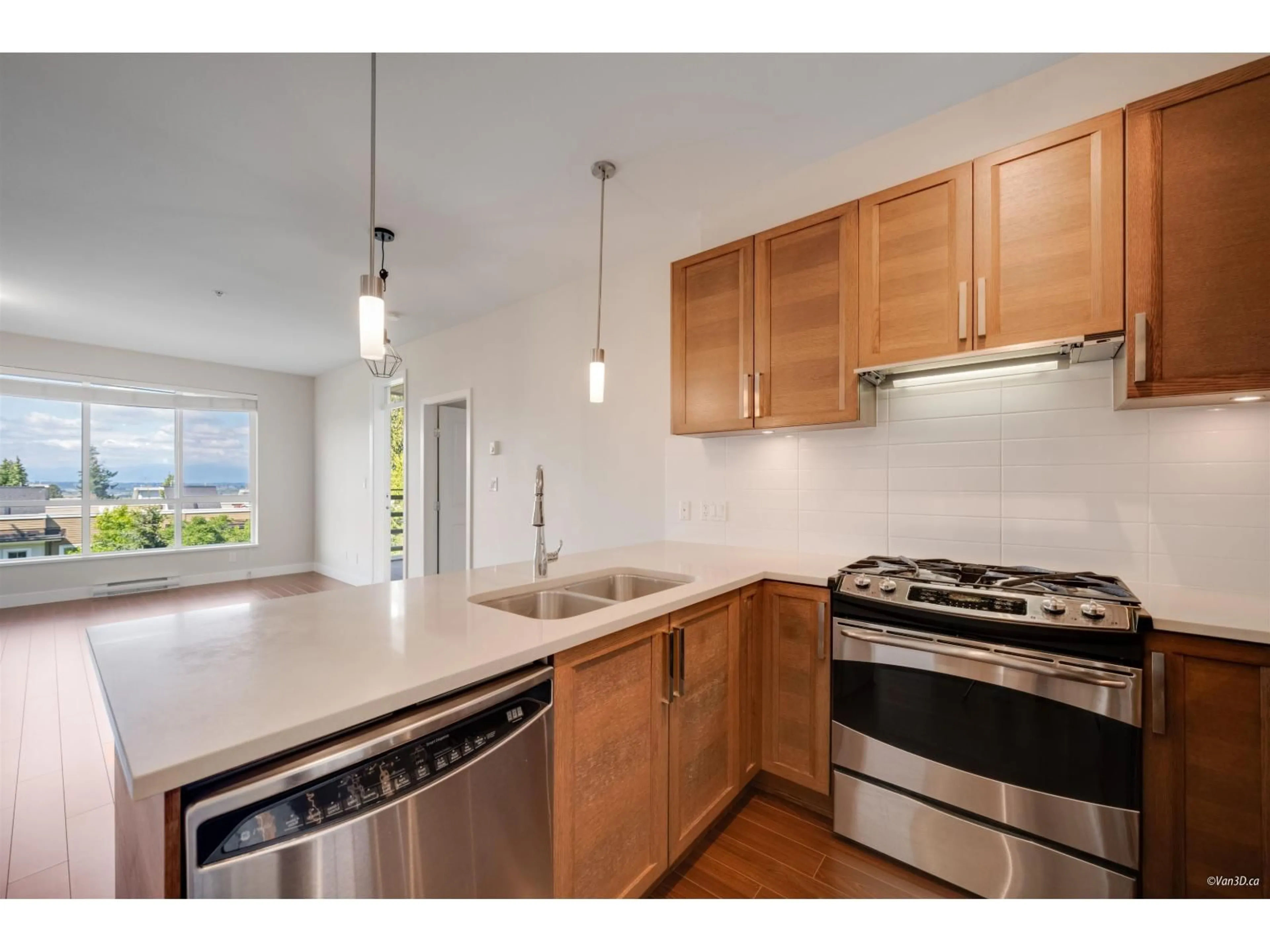 Standard kitchen, unknown for 210 - 15850 26, Surrey British Columbia V3S2N6
