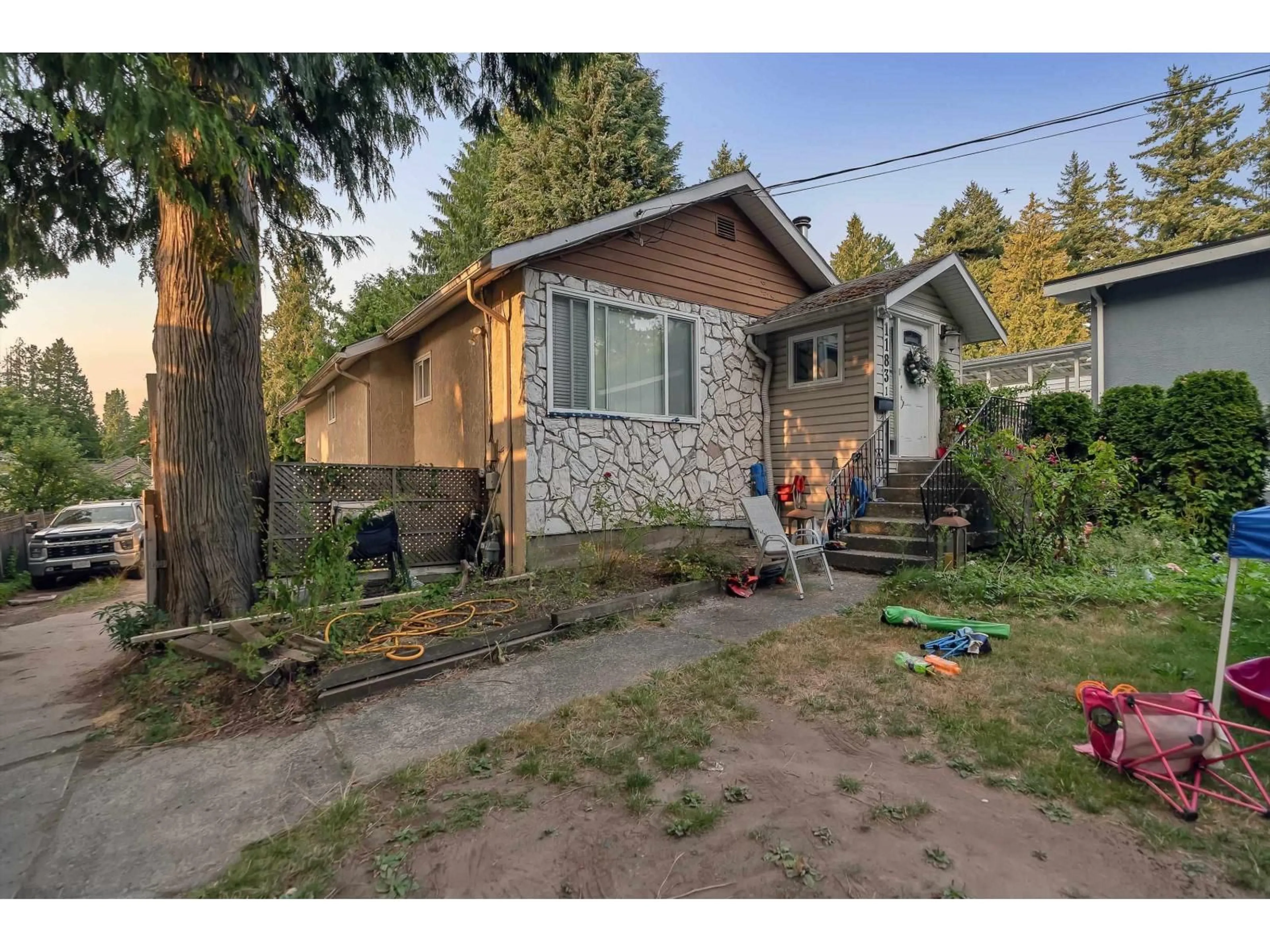 A pic from outside/outdoor area/front of a property/back of a property/a pic from drone, street for 11831 96, Surrey British Columbia V3V1W1
