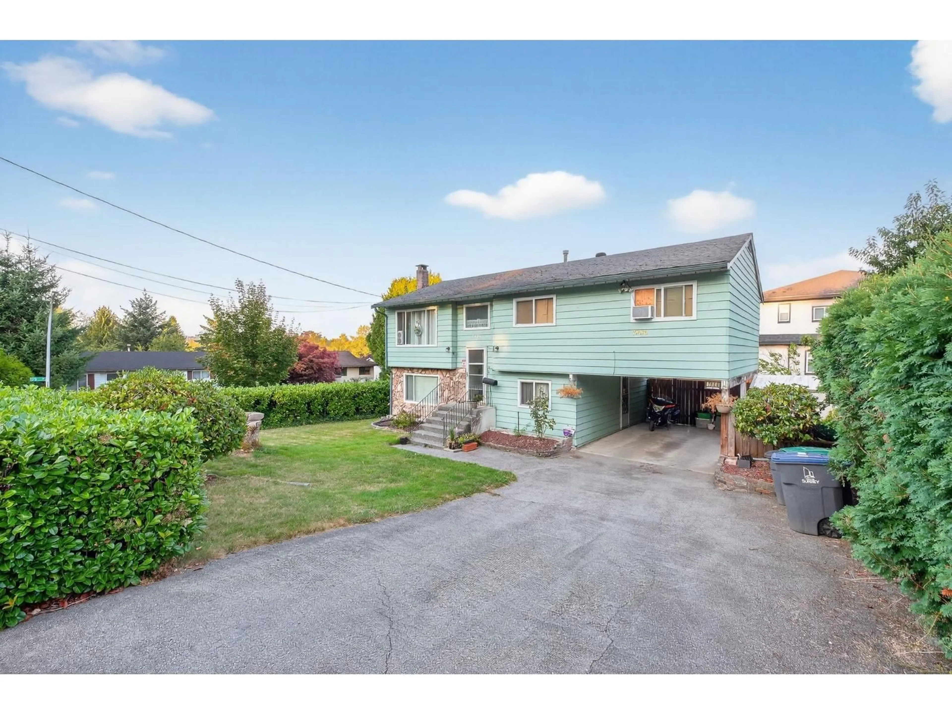 A pic from outside/outdoor area/front of a property/back of a property/a pic from drone, street for 7886 140, Surrey British Columbia V3W5K4