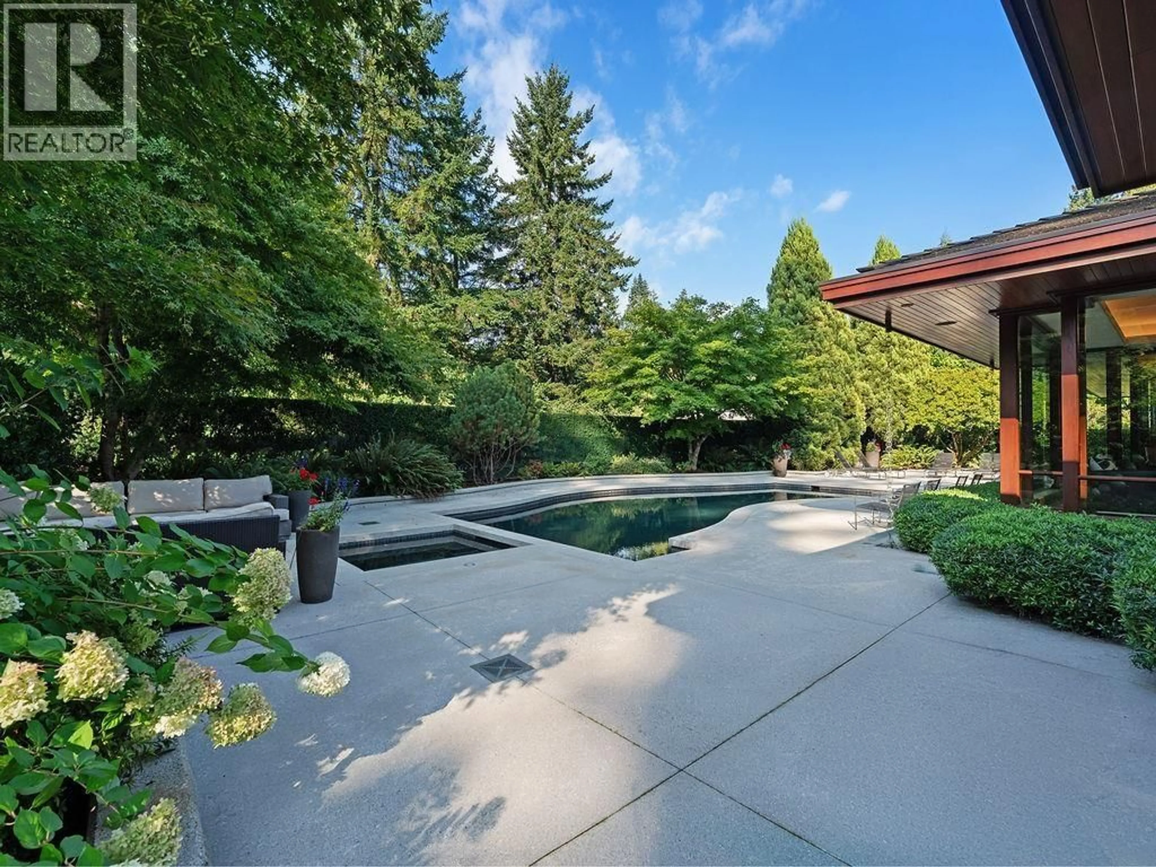 Patio, unknown for 375 HIDHURST PLACE, West Vancouver British Columbia V7S1K2