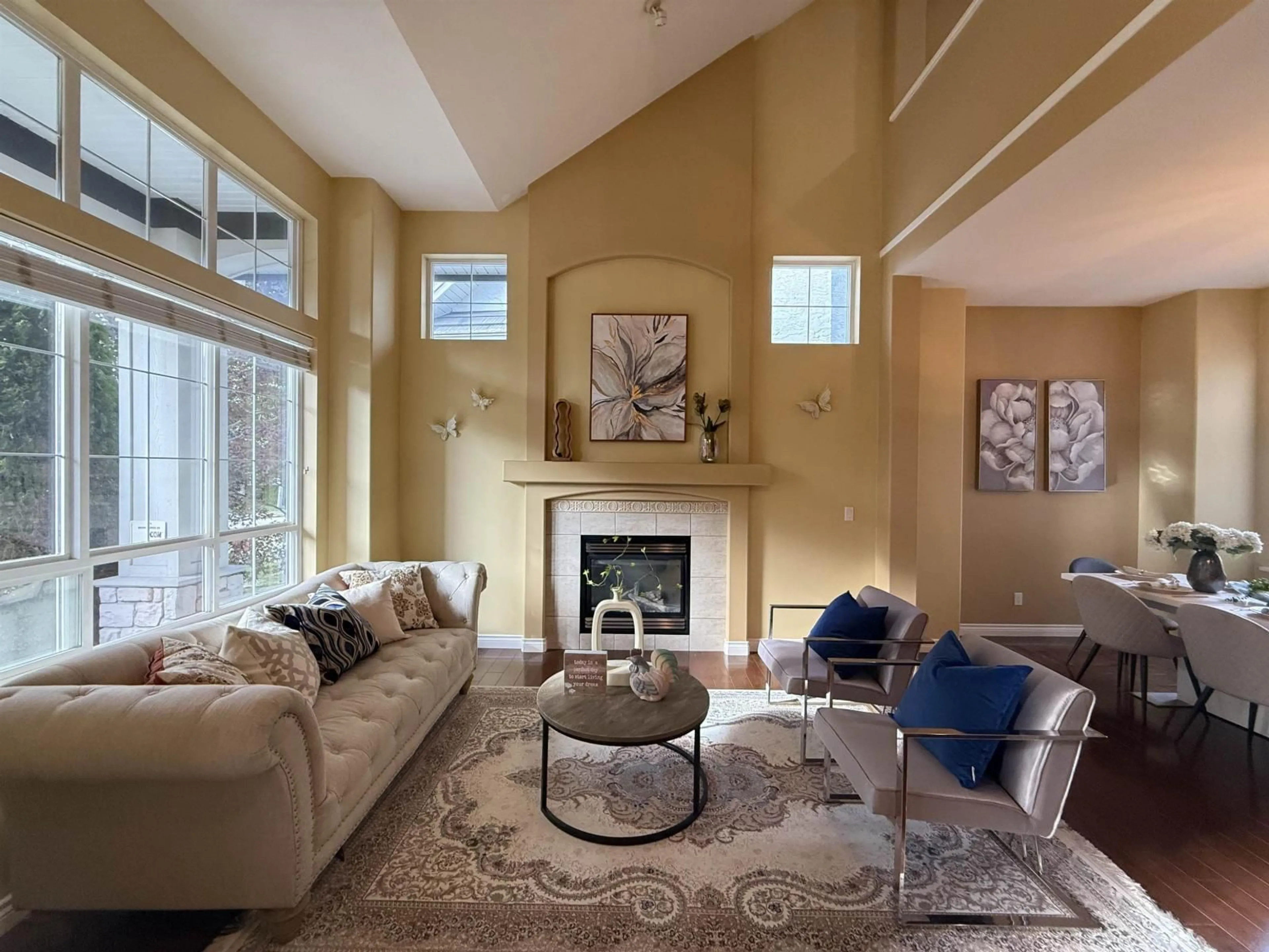 Living room with furniture, unknown for 3458 ROSEMARY HEIGHTS, Surrey British Columbia V3Z0M4