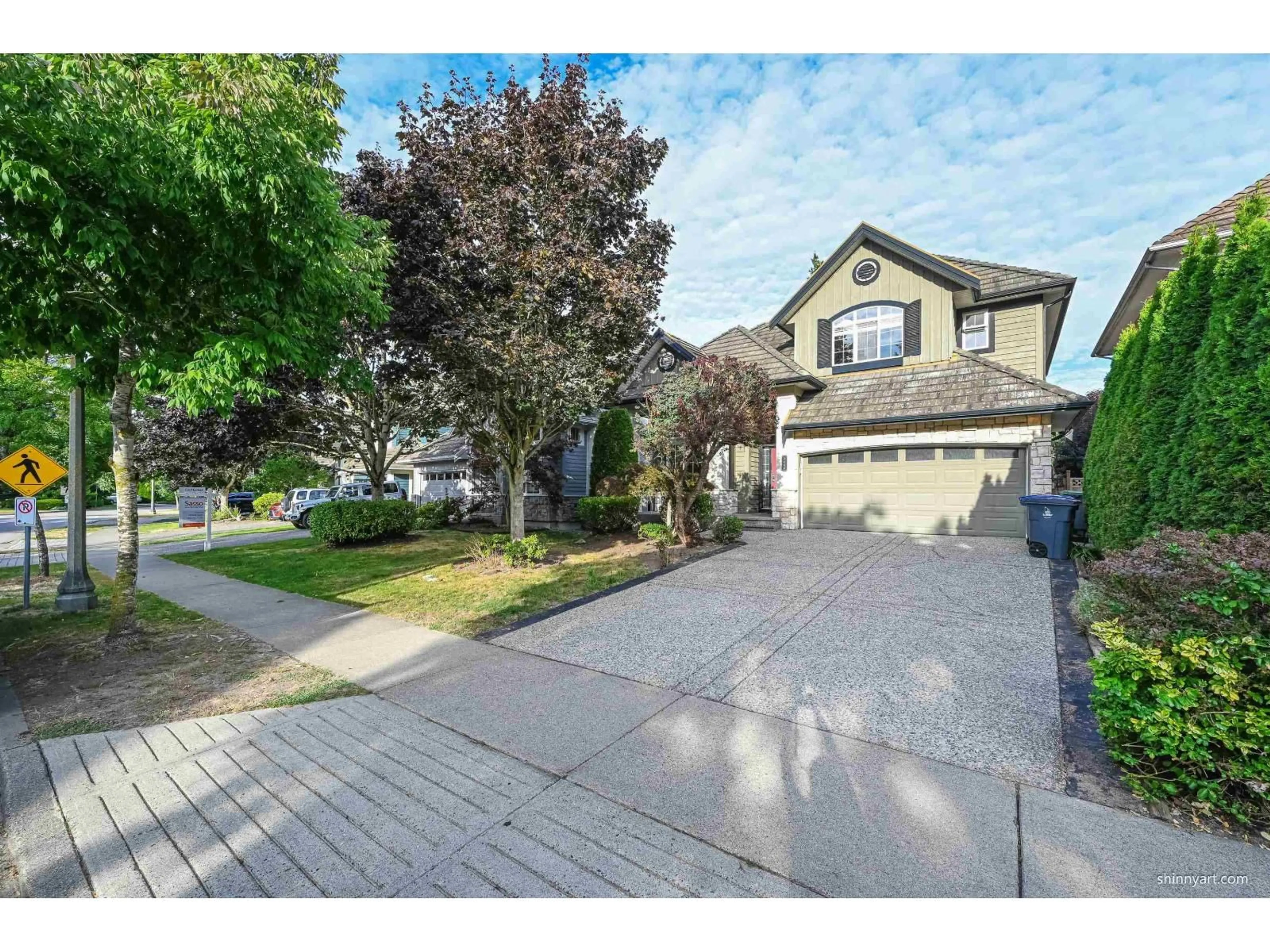 A pic from outside/outdoor area/front of a property/back of a property/a pic from drone, street for 3458 ROSEMARY HEIGHTS, Surrey British Columbia V3Z0M4