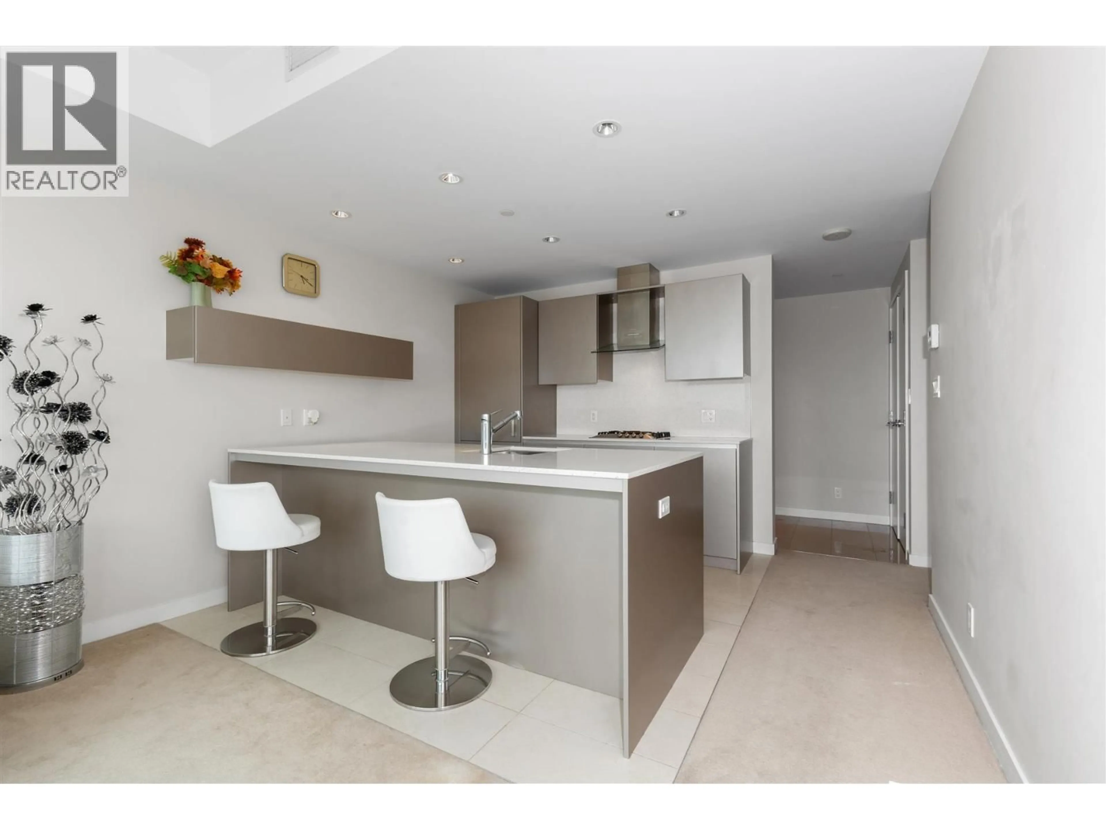 Standard kitchen, unknown for 604 - 5111 BRIGHOUSE WAY, Richmond British Columbia V7C0A6