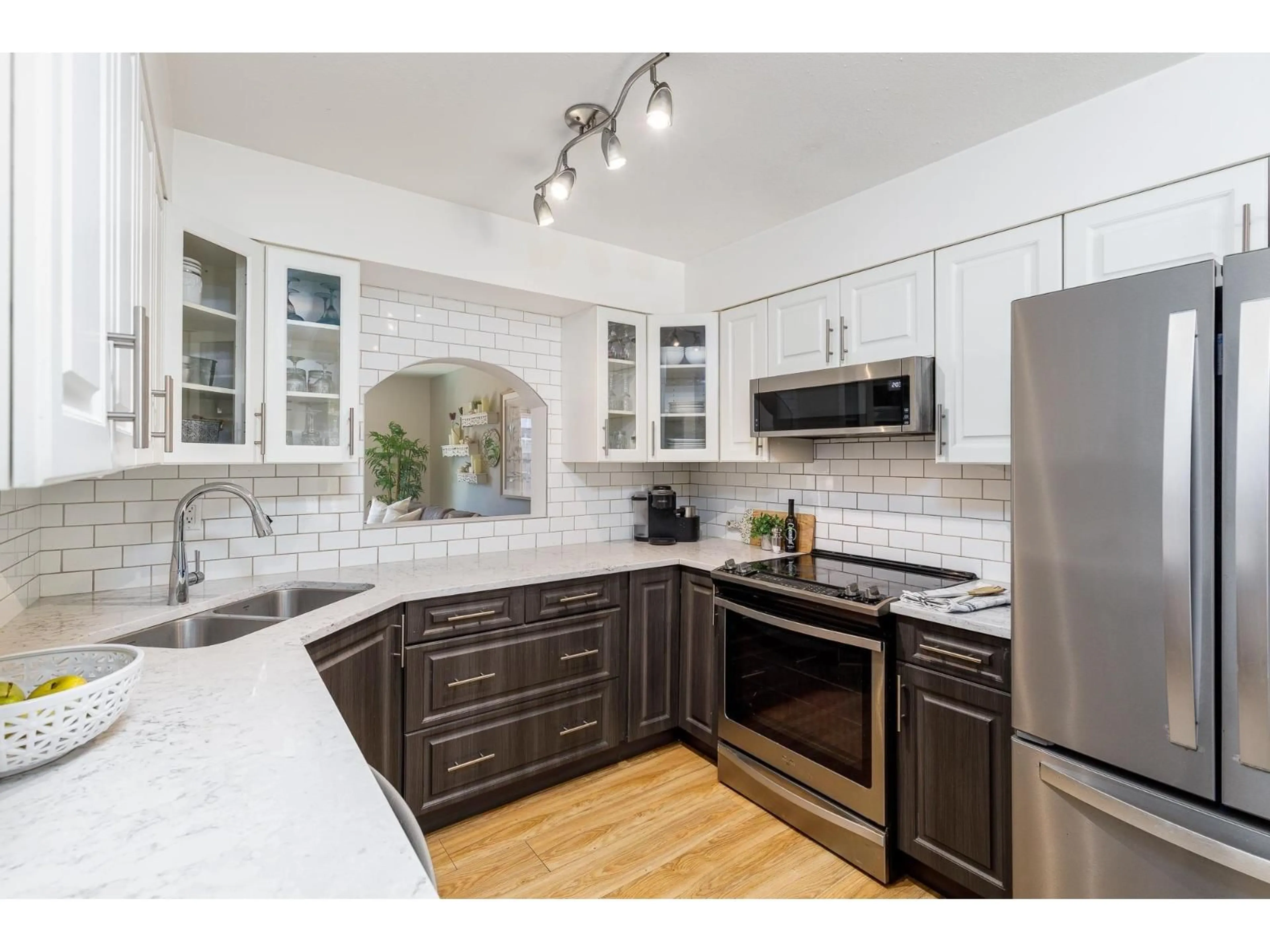 Open concept kitchen, unknown for 46 - 26970 32, Langley British Columbia V4W3T4