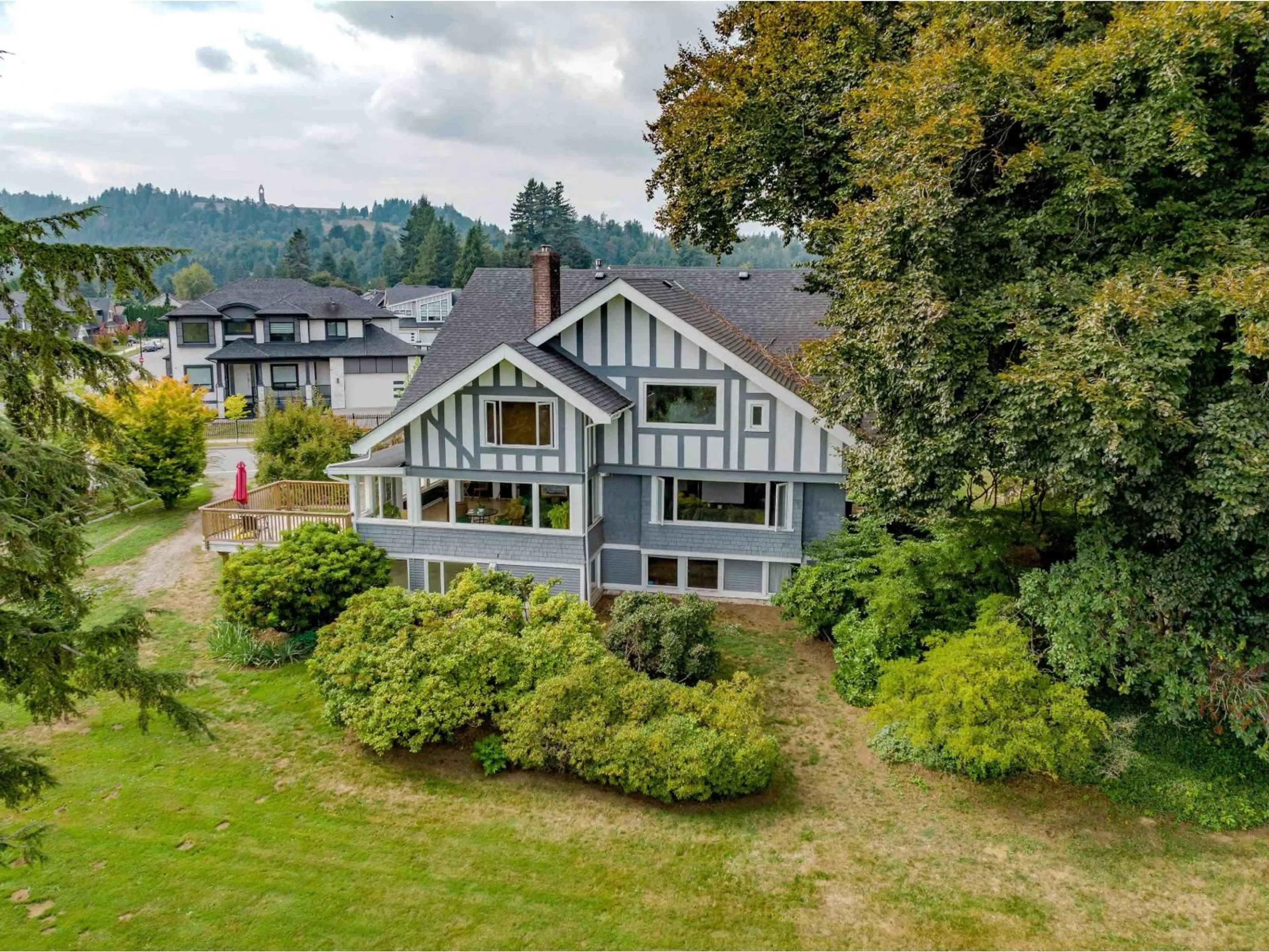A pic from outside/outdoor area/front of a property/back of a property/a pic from drone, mountain view for 35280 EWERT, Mission British Columbia V2V0G3