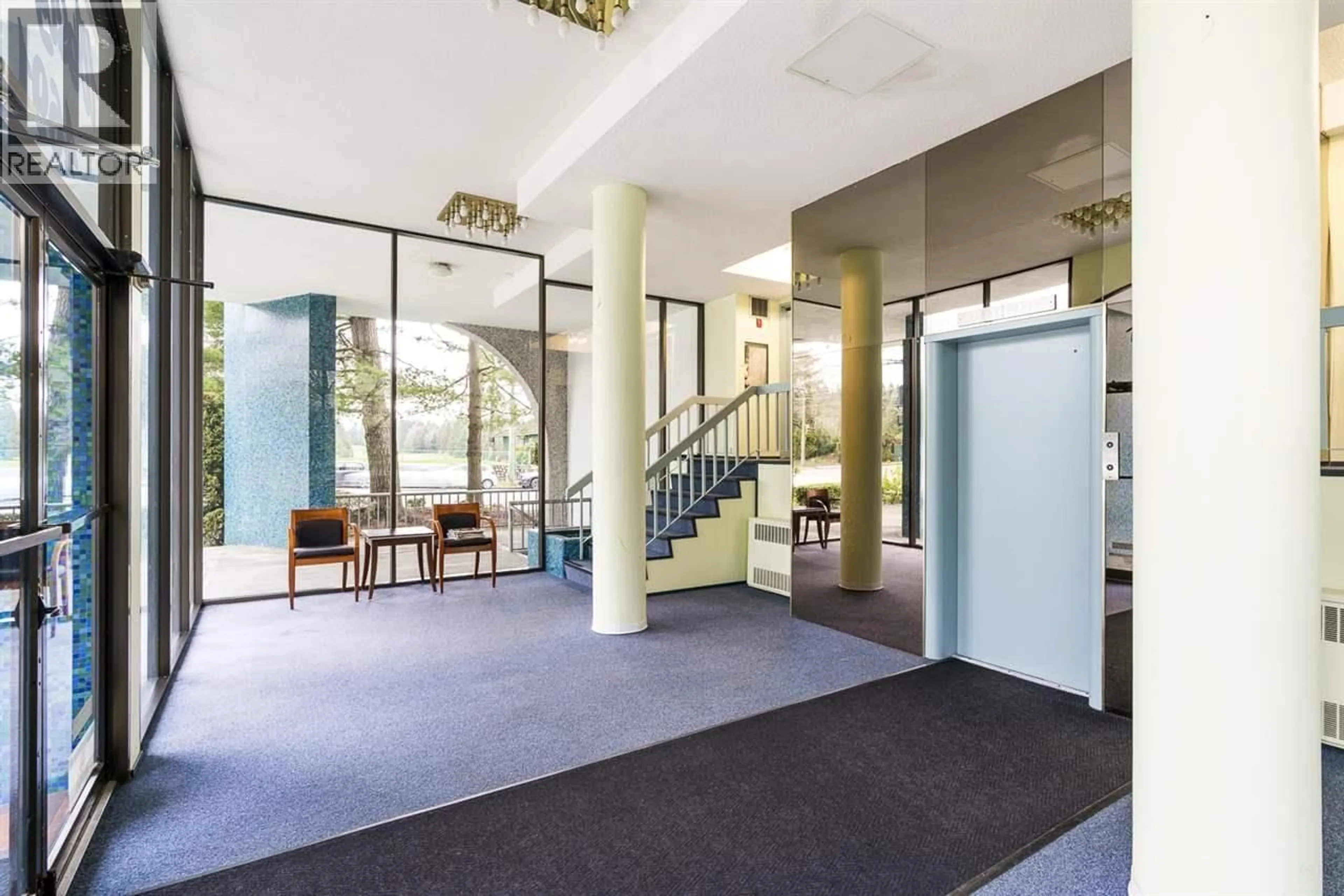 Indoor foyer for 604 - 4691 10TH, Vancouver British Columbia V6R2J3