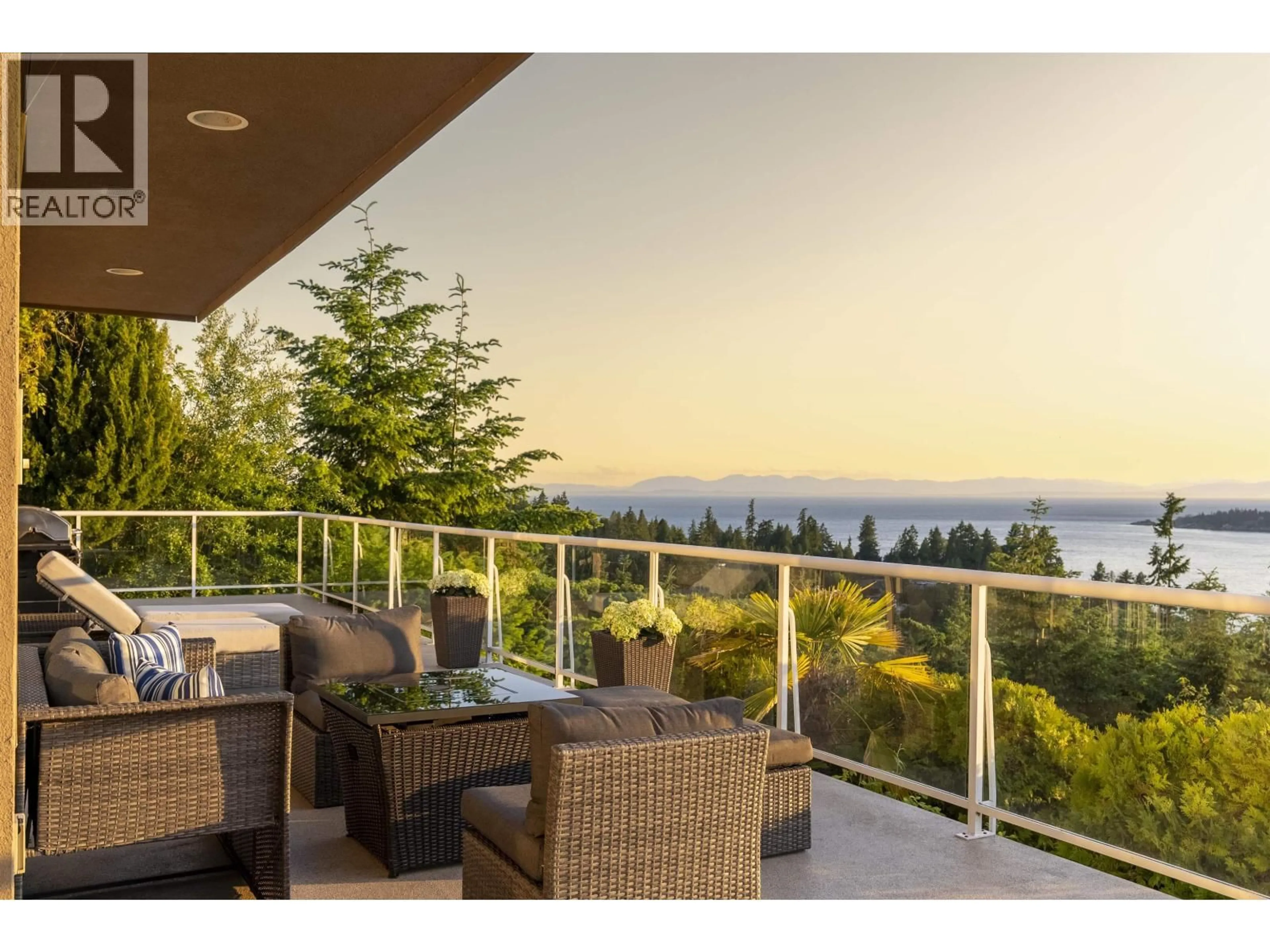 Patio, water/lake/river/ocean view for 5532 WESTHAVEN ROAD, West Vancouver British Columbia V7W3E9