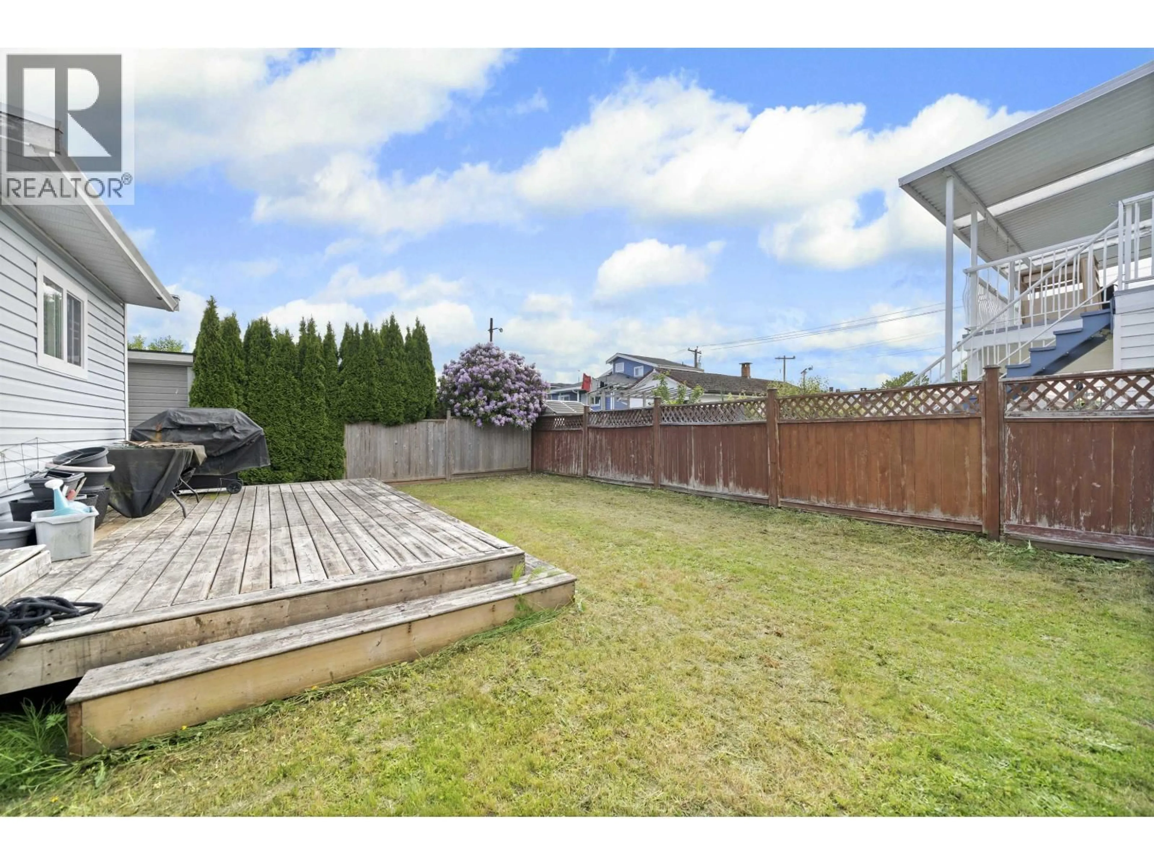 Patio, unknown for 4835 CHATHAM STREET, Vancouver British Columbia V5R3Z1