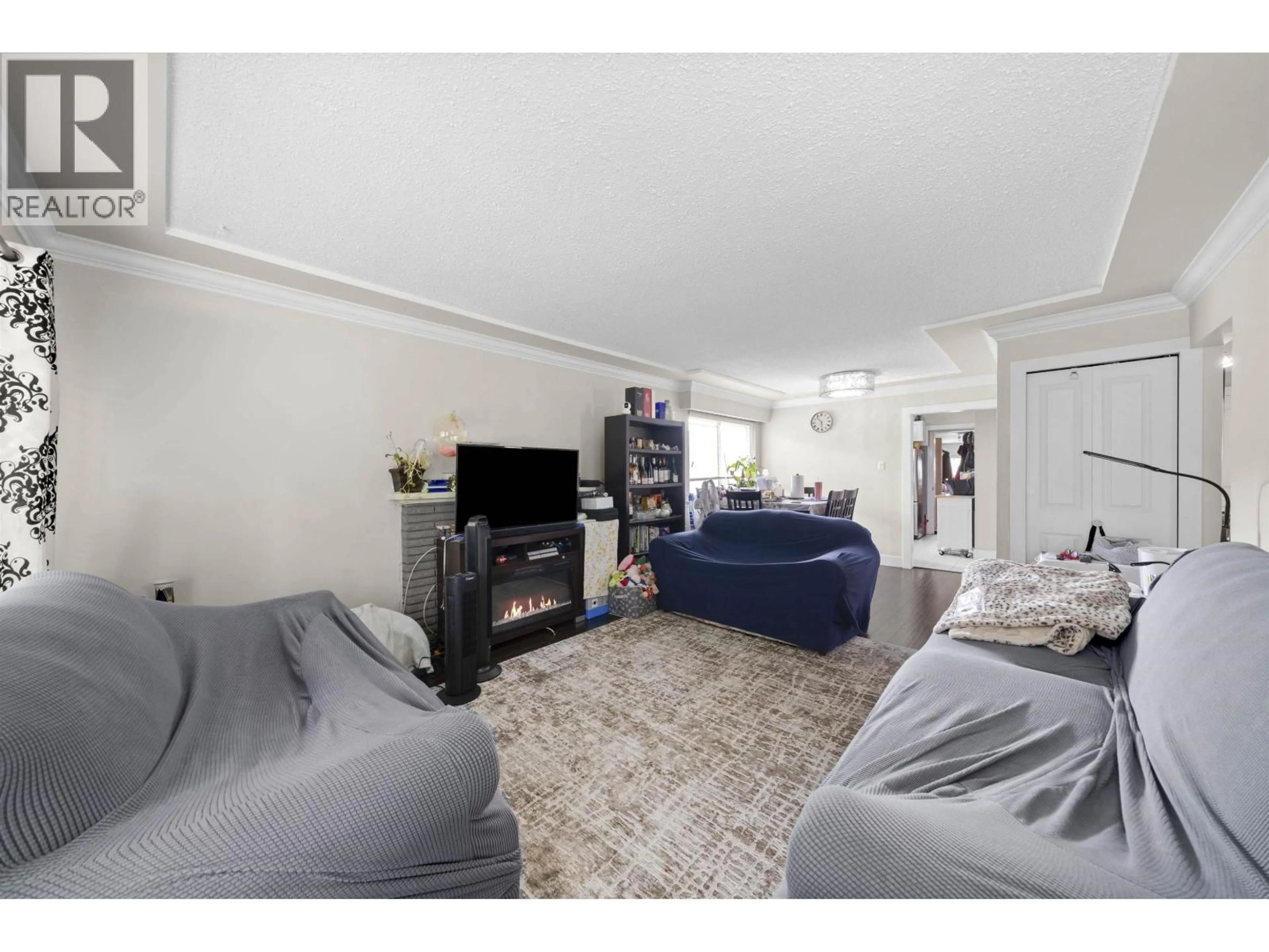 Living room with furniture, unknown for 4835 CHATHAM STREET, Vancouver British Columbia V5R3Z1