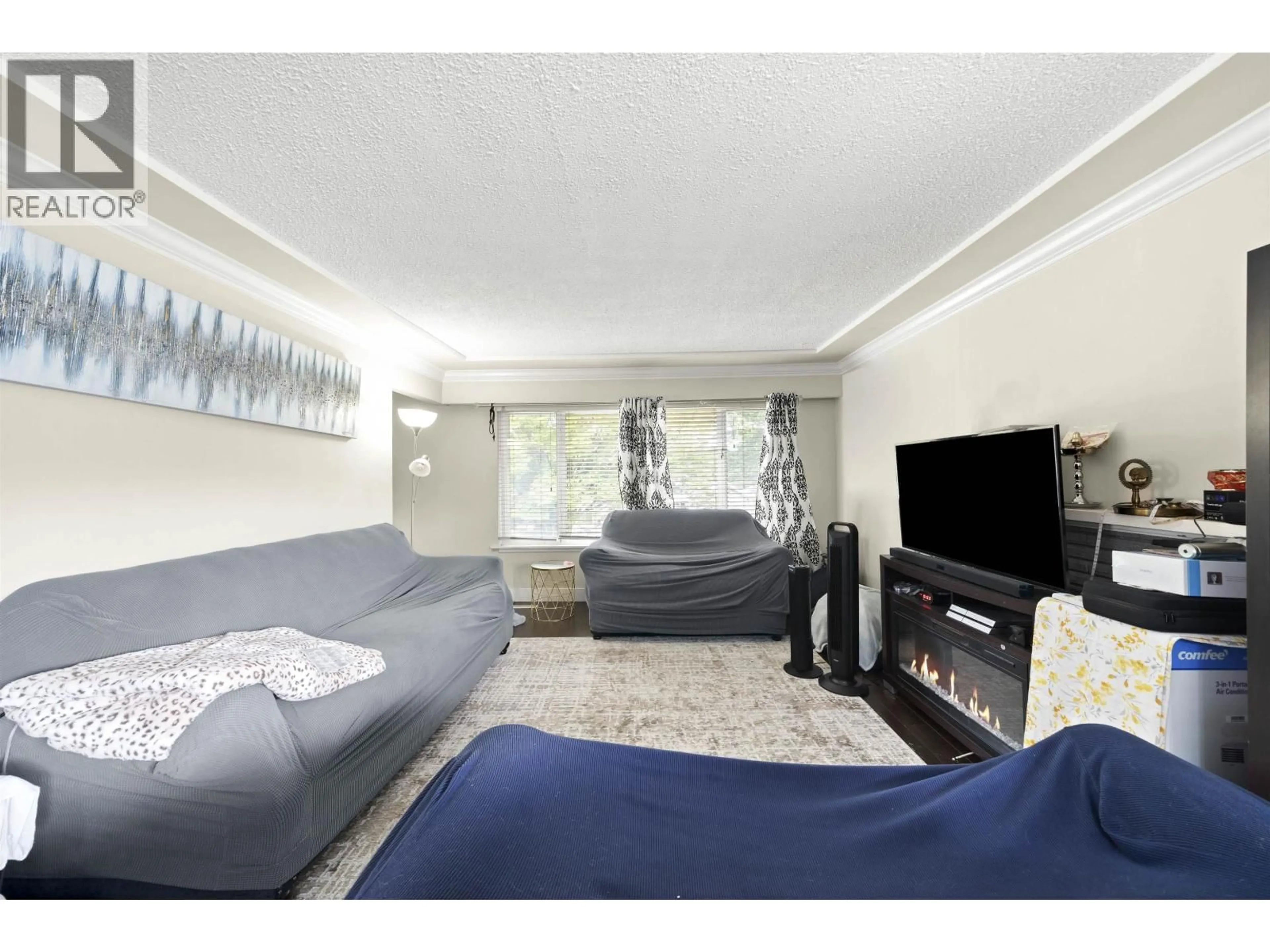 Living room with furniture, unknown for 4835 CHATHAM STREET, Vancouver British Columbia V5R3Z1