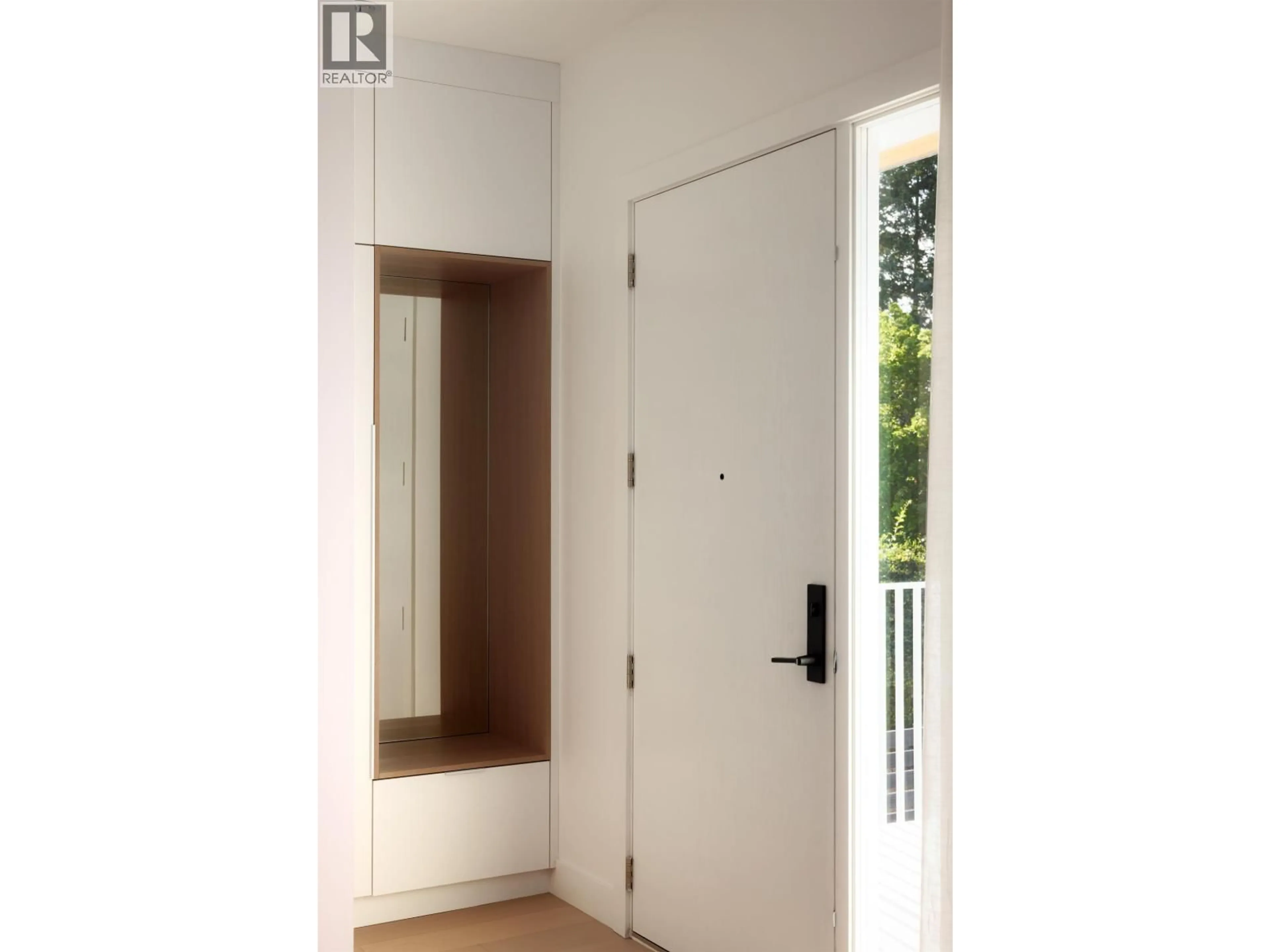 Indoor entryway for 3422 PANDORA STREET, Vancouver British Columbia V5K1W8