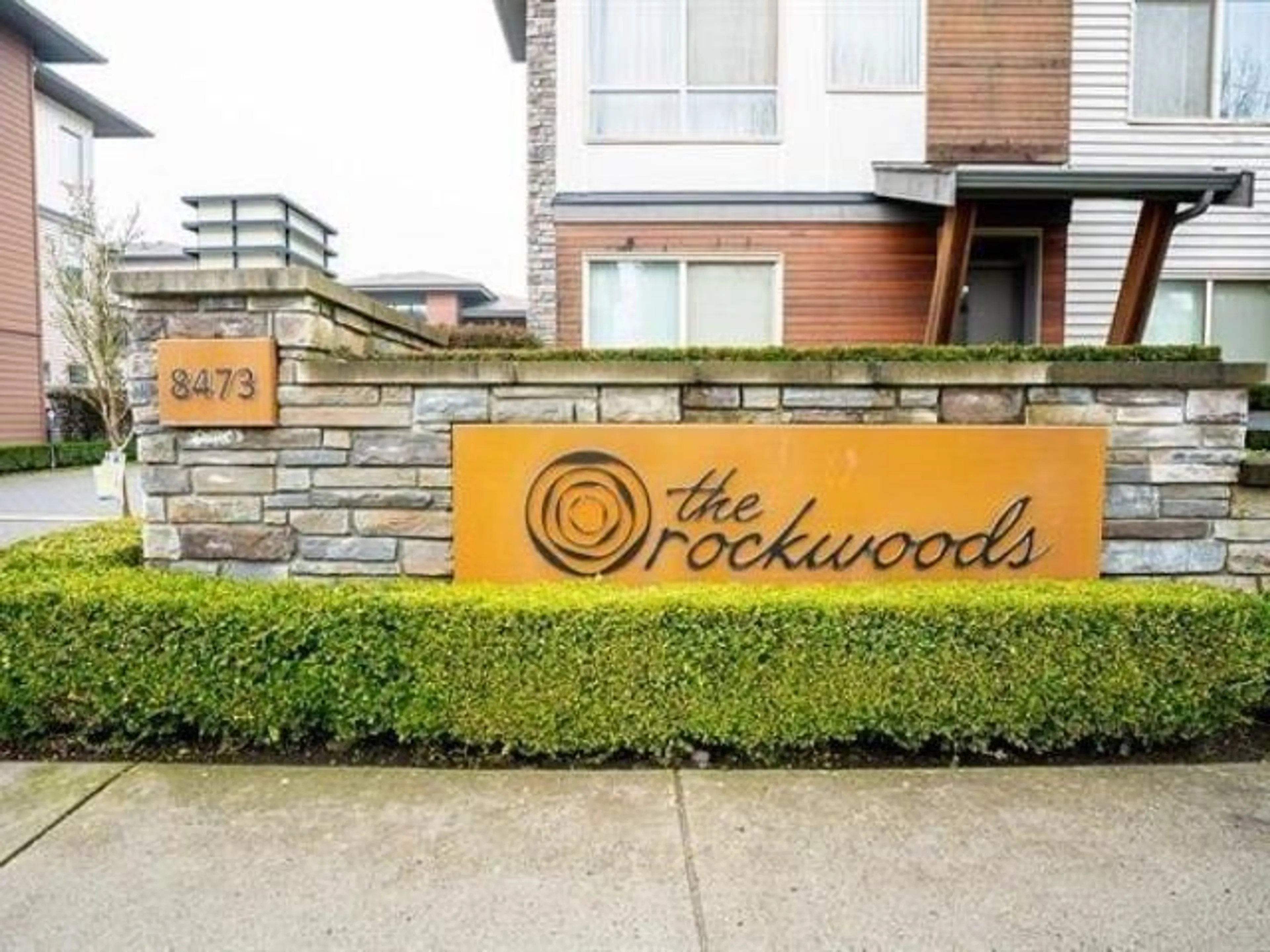 Indoor foyer for 10 - 8473 163, Surrey British Columbia V4N6M7
