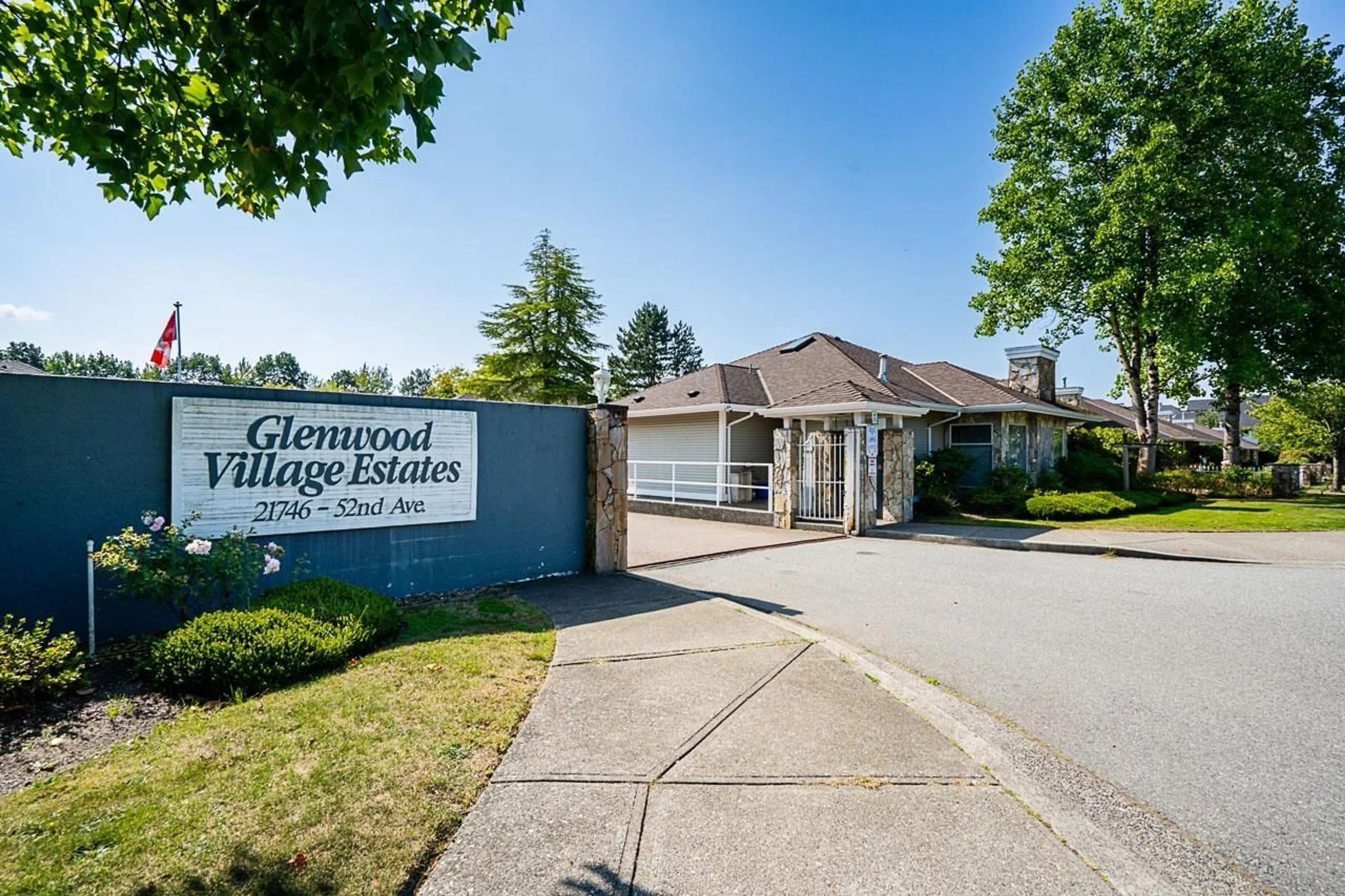 Indoor foyer for 18 - 21746 52, Langley British Columbia V2Y1L4