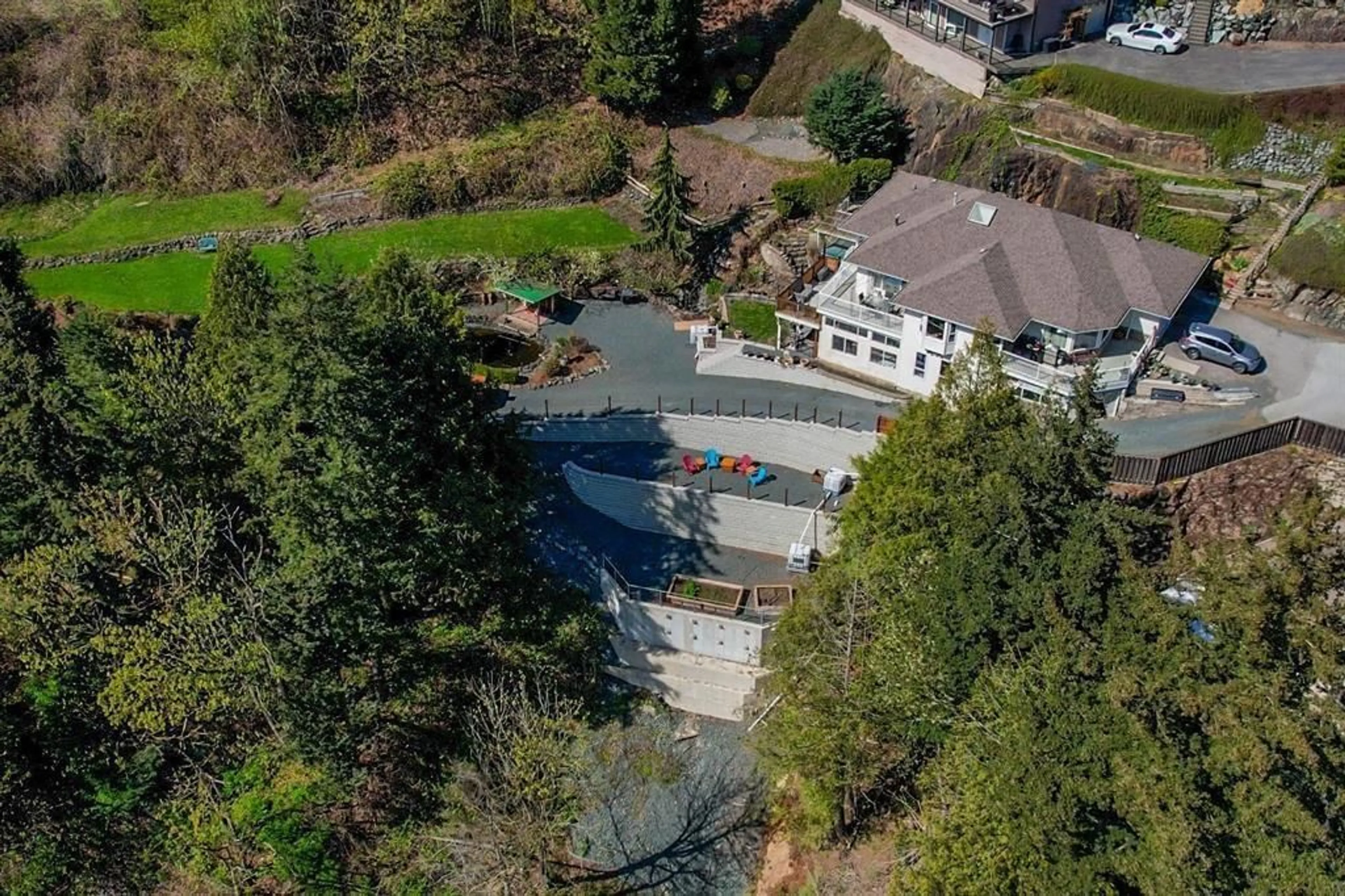 A pic from outside/outdoor area/front of a property/back of a property/a pic from drone, unknown for 47360 MOUNTAIN PARK DRIVE, Chilliwack British Columbia V2P7P6