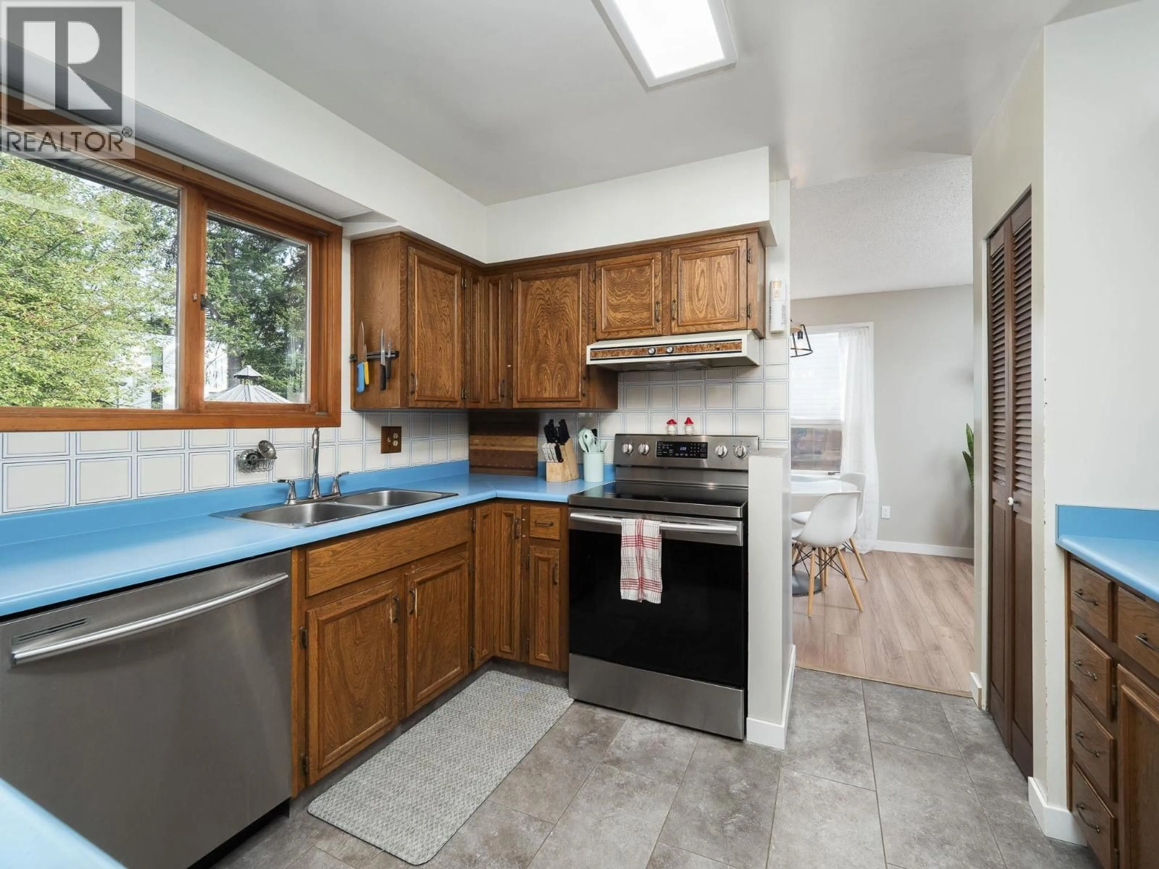 Standard kitchen, ceramic/tile floor for 3012 BERWICK DRIVE, Prince George British Columbia V2K3R7