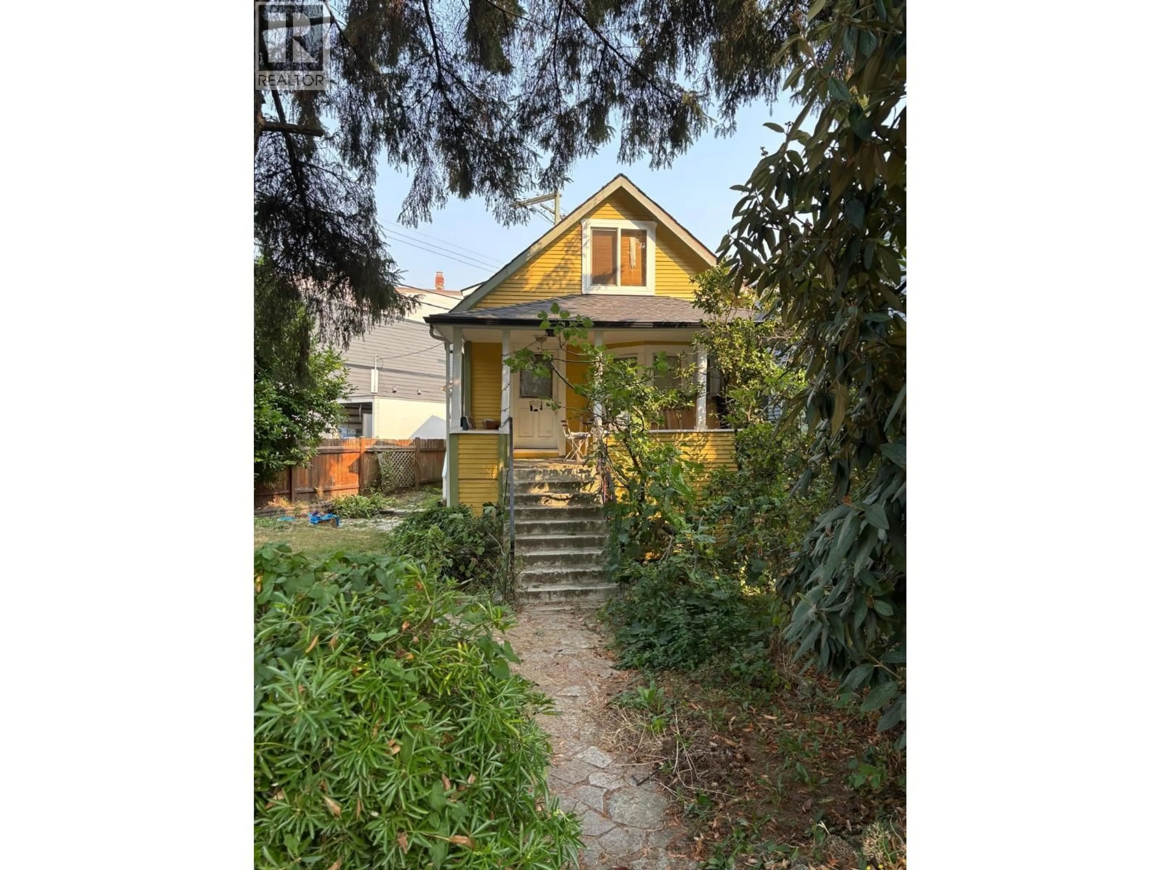 Unknown for 4212 PERRY STREET, Vancouver British Columbia V5N3X5