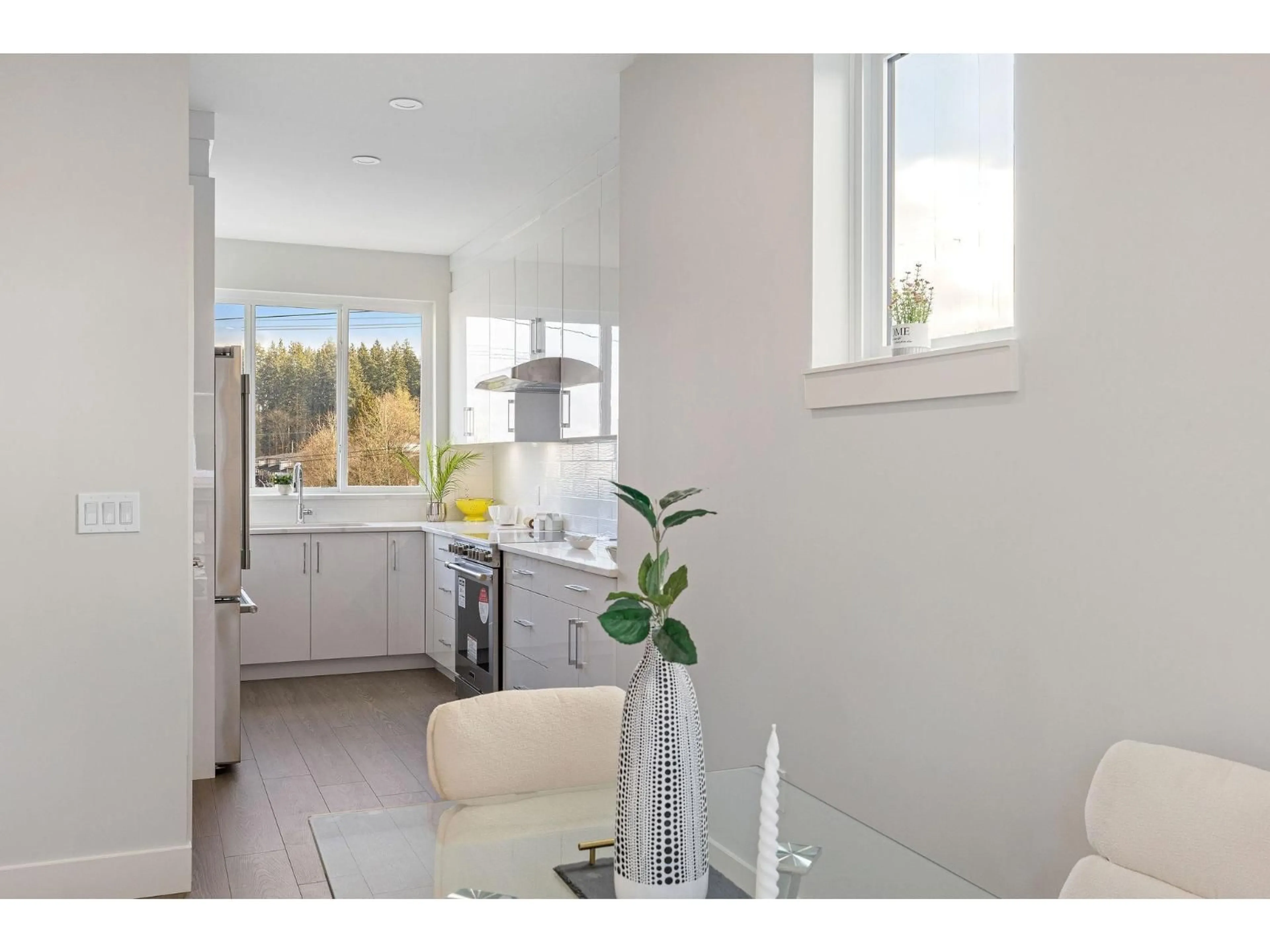 Open concept kitchen, unknown for 13 - 14391 61A, Surrey British Columbia V3X0E5