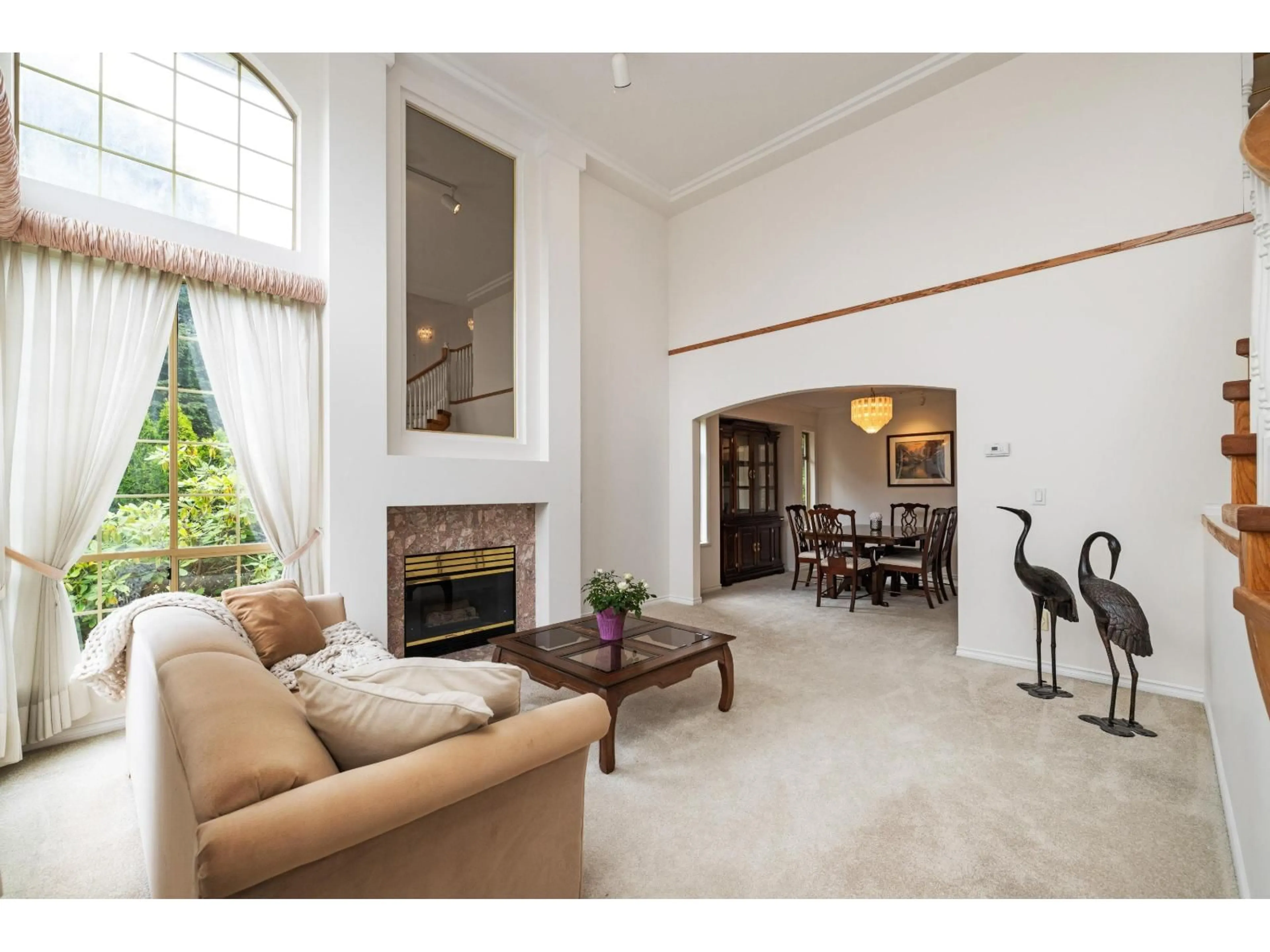 Living room with furniture, unknown for 8658 165A, Surrey British Columbia V4N3G7