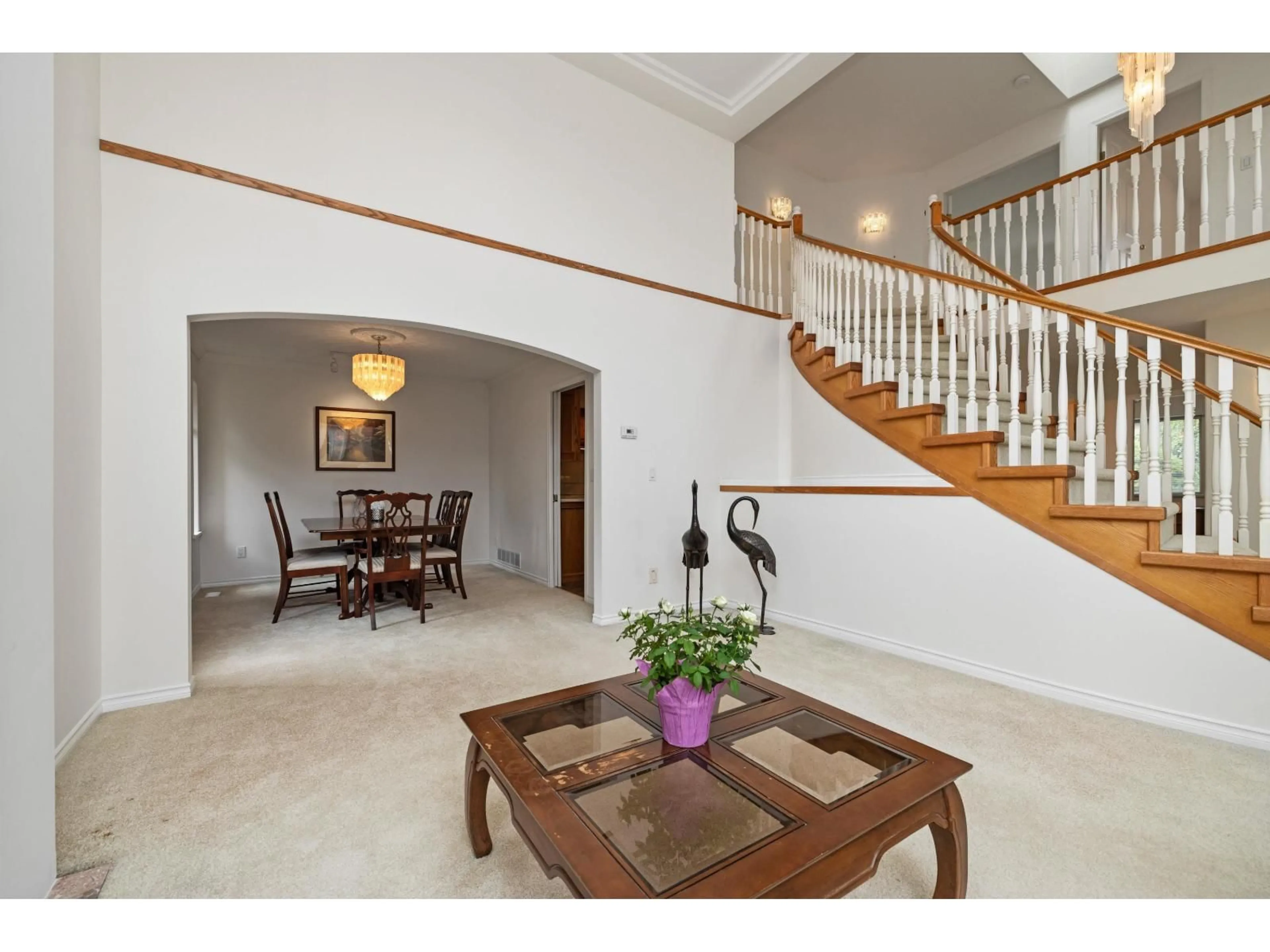 Indoor foyer for 8658 165A, Surrey British Columbia V4N3G7
