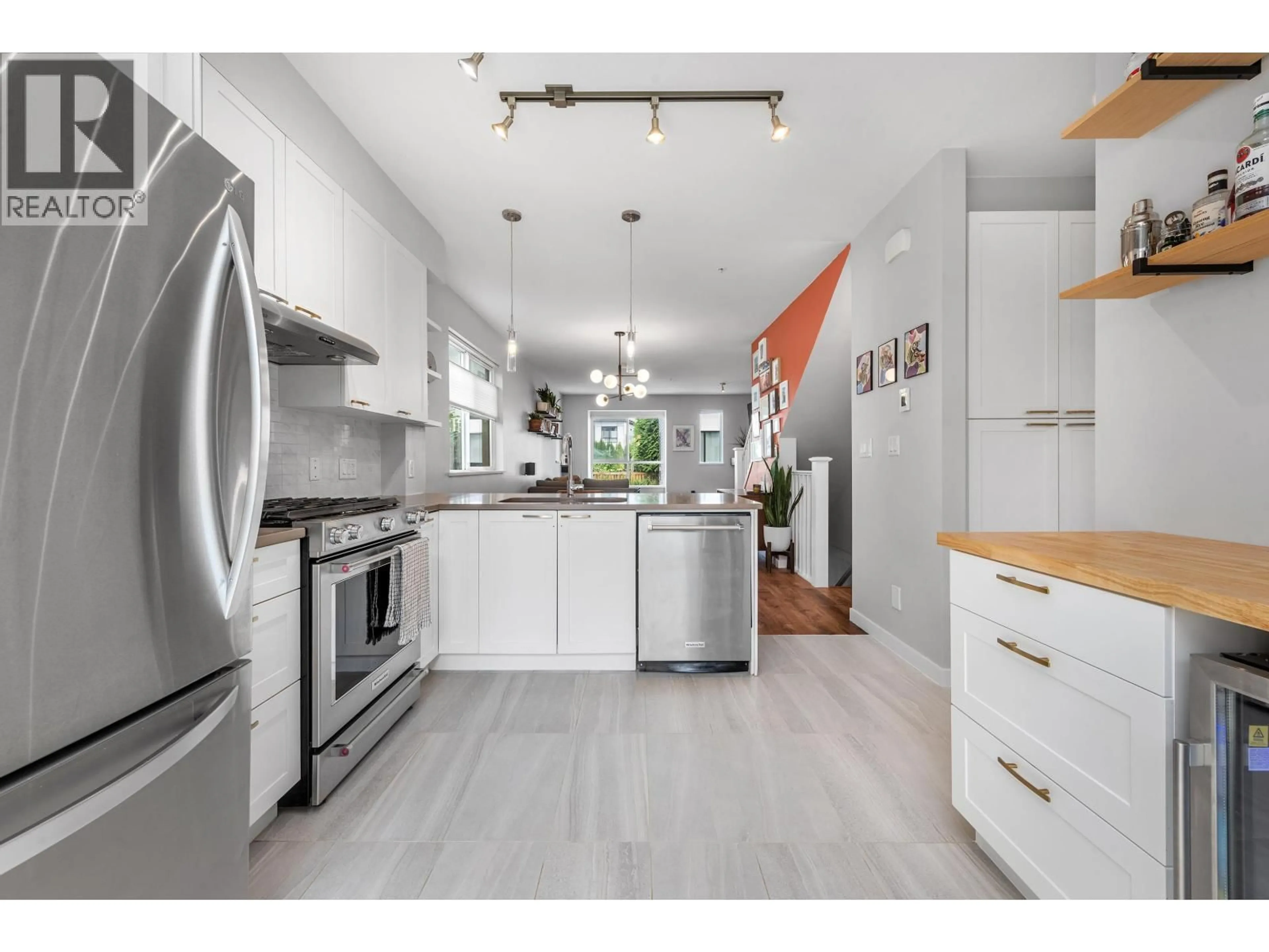 Open concept kitchen, ceramic/tile floor for 1218 BRANDYWINE DRIVE, Squamish British Columbia V8B0V9