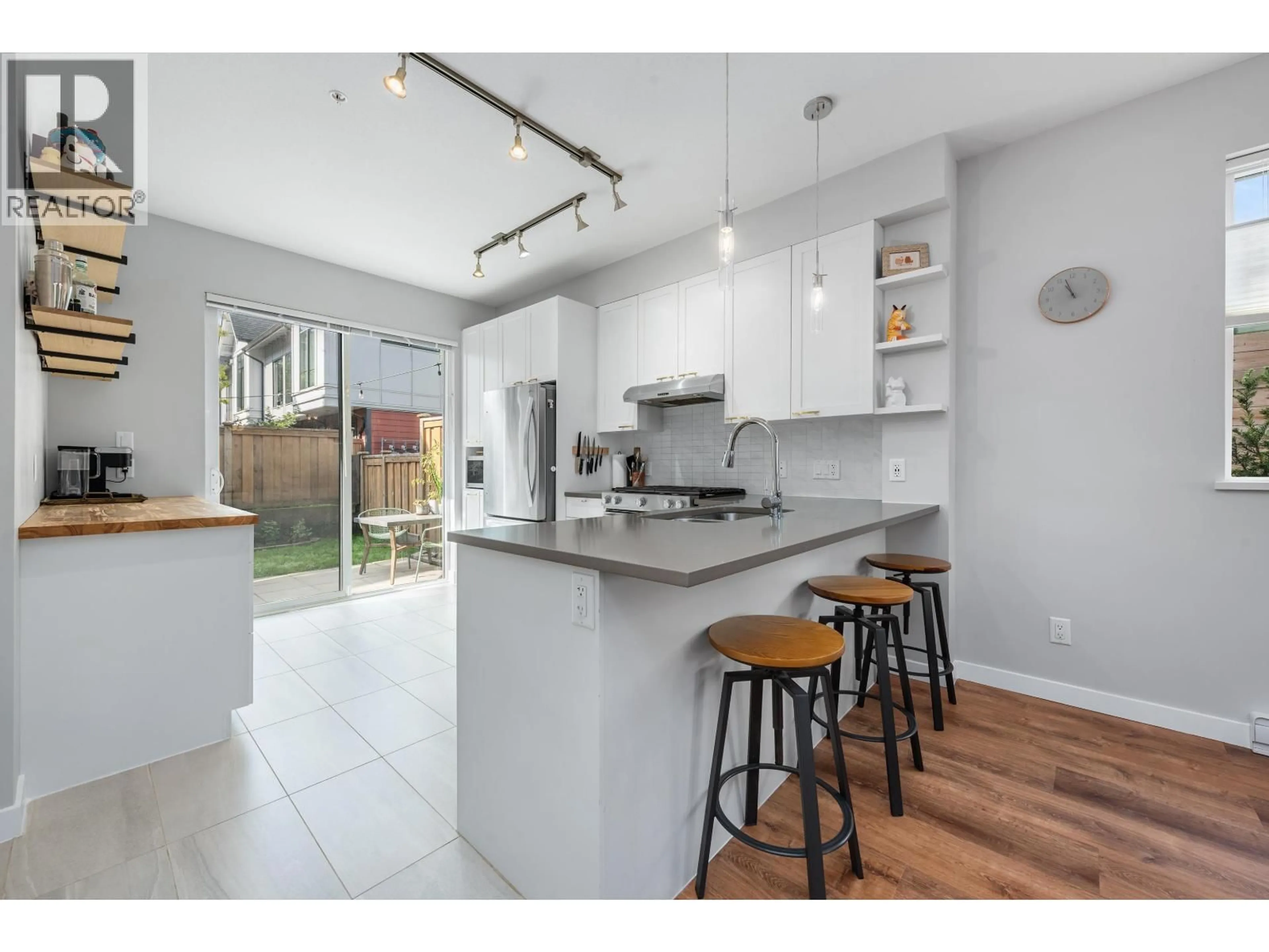 Open concept kitchen, unknown for 1218 BRANDYWINE DRIVE, Squamish British Columbia V8B0V9