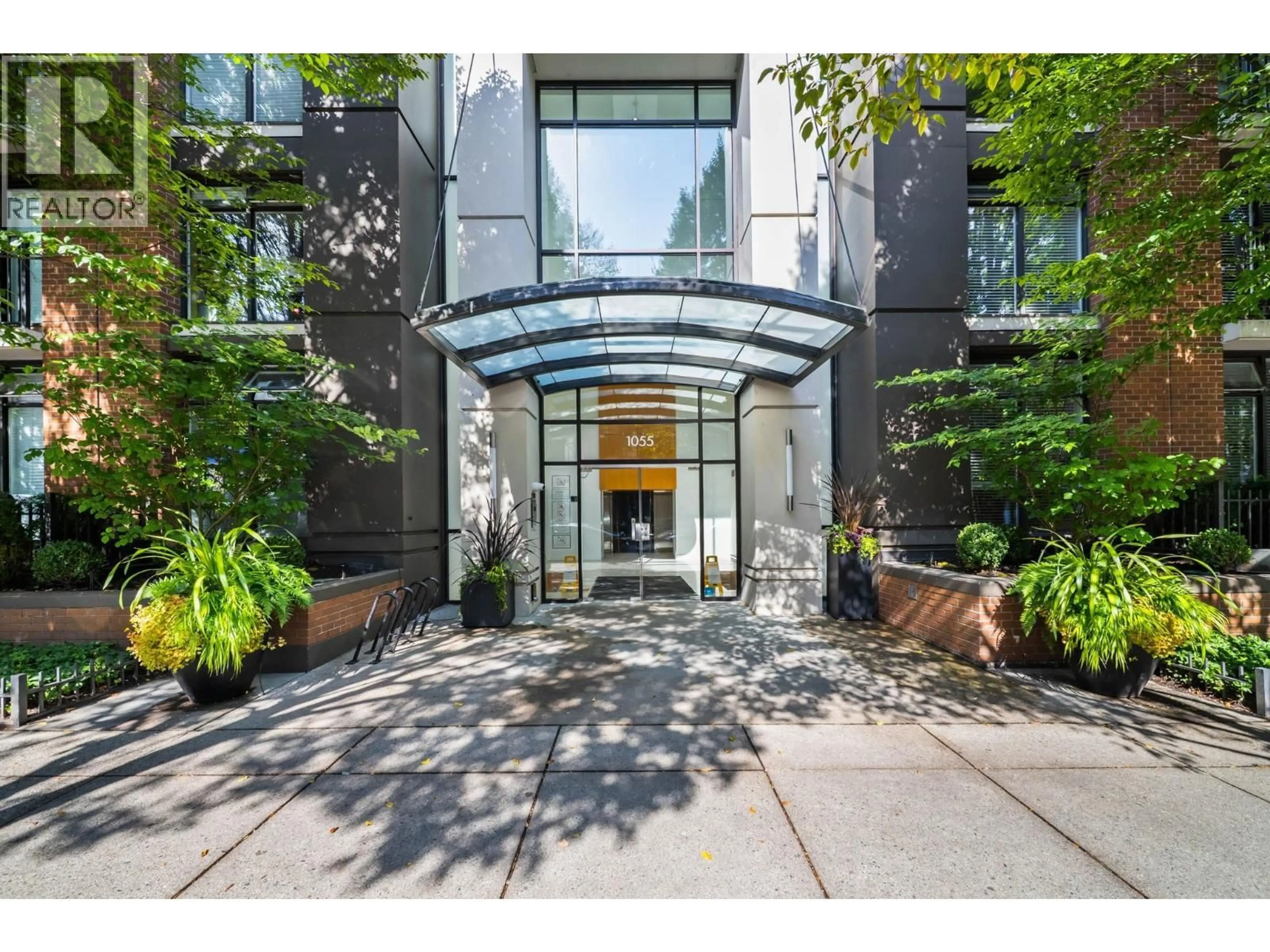 Indoor foyer for 1805 - 1055 HOMER STREET, Vancouver British Columbia V6B1G3