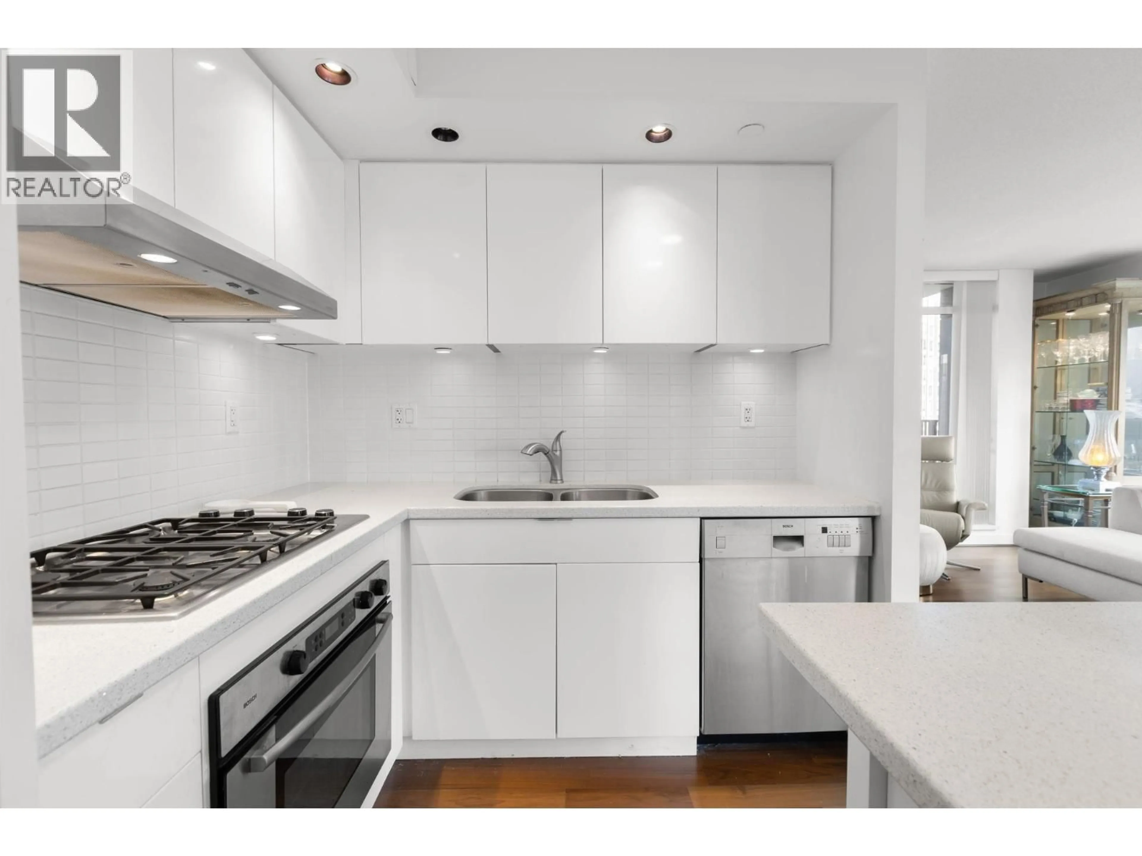 Standard kitchen, wood/laminate floor for 1805 - 1055 HOMER STREET, Vancouver British Columbia V6B1G3