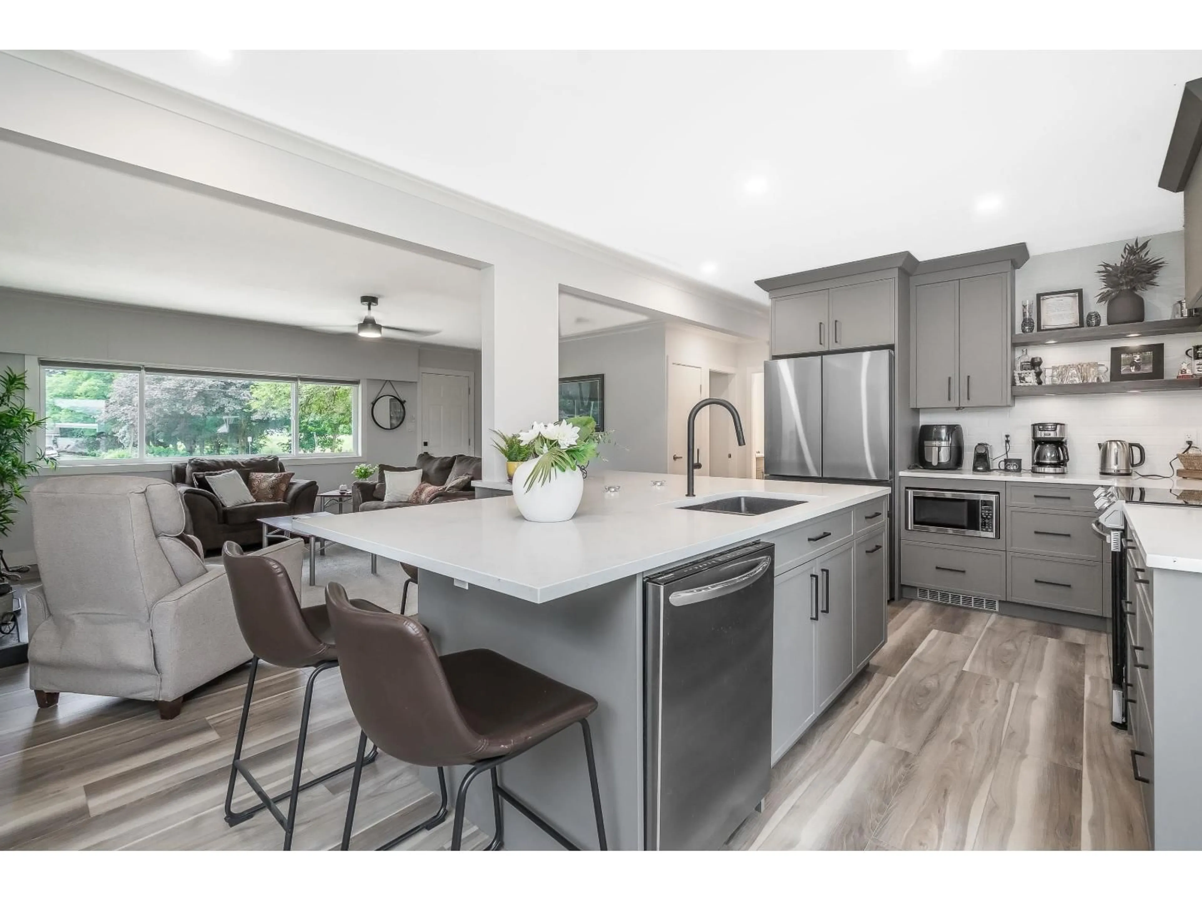 Open concept kitchen, unknown for 27607 GRAY, Abbotsford British Columbia V4X2G8