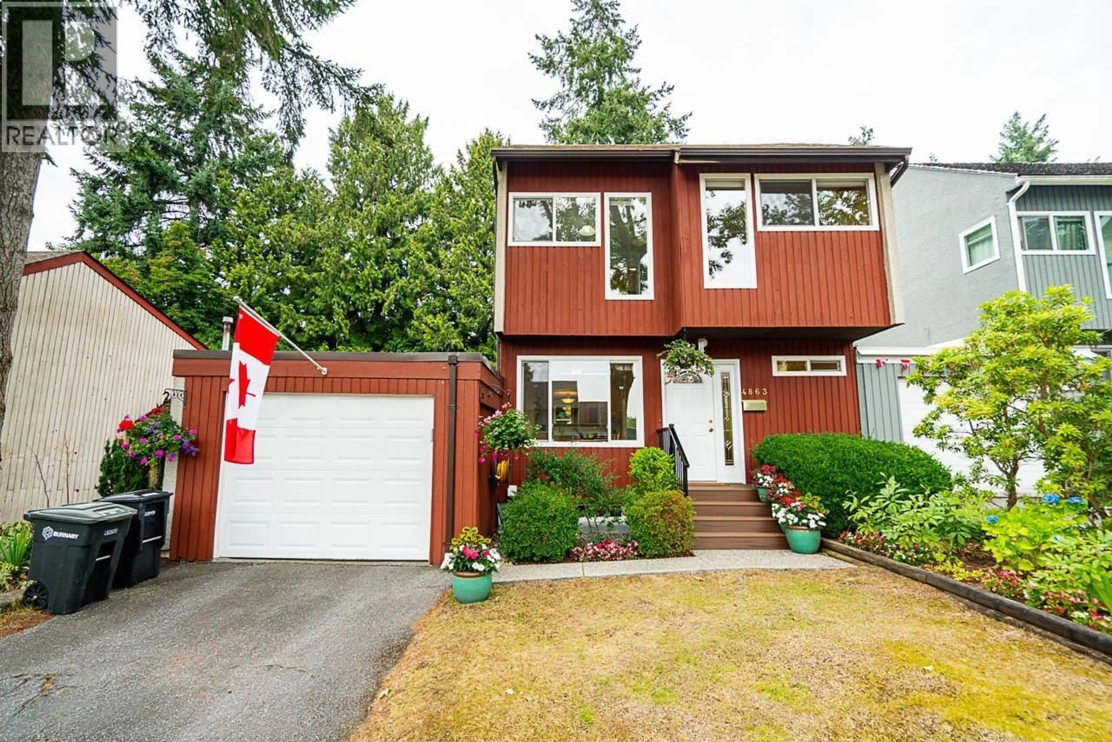Home with vinyl exterior material, street for 4863 HICKORY COURT, Burnaby British Columbia V5G4B1