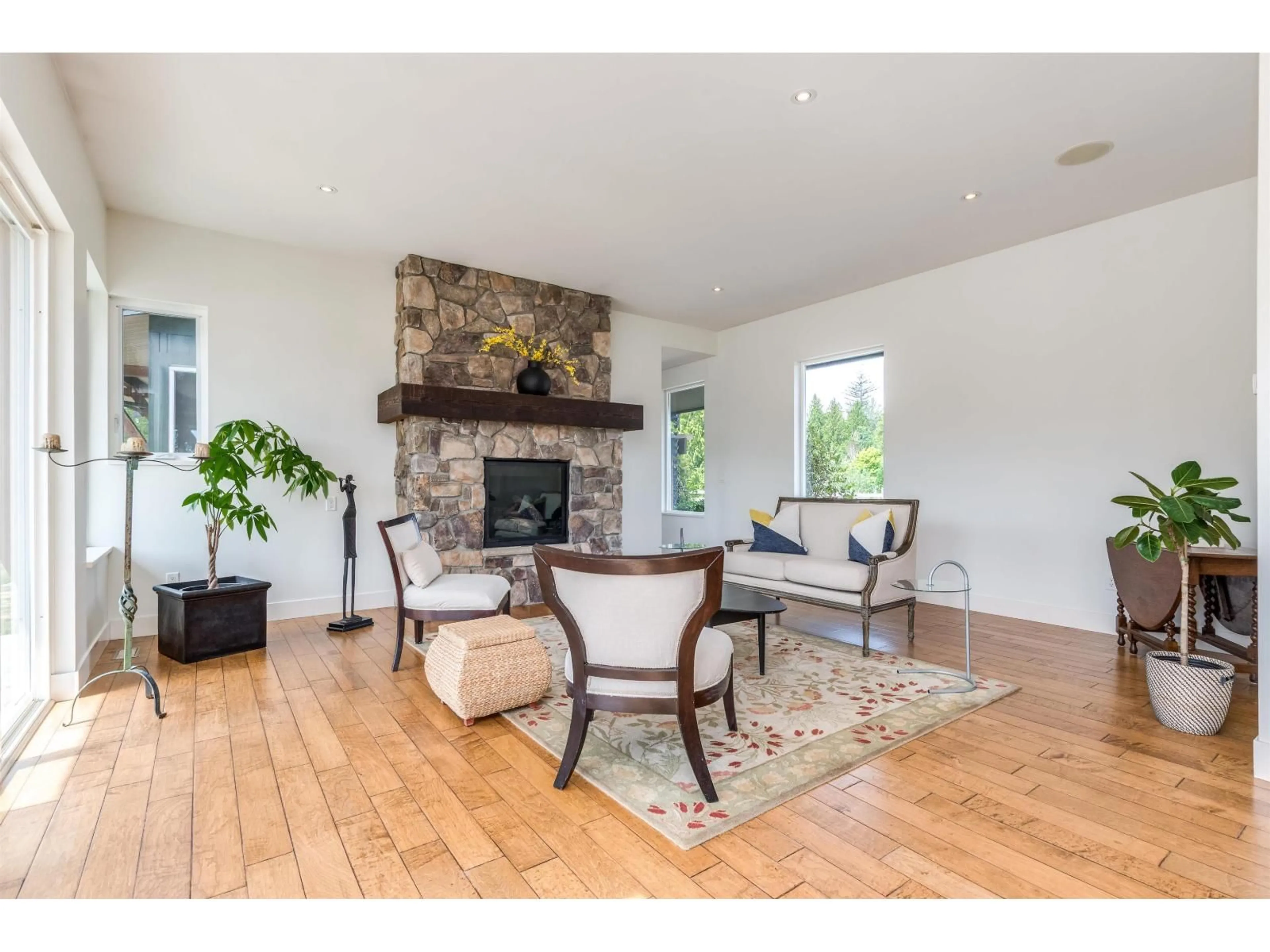 Living room with furniture, unknown for 26276 69, Langley British Columbia V4W1M6