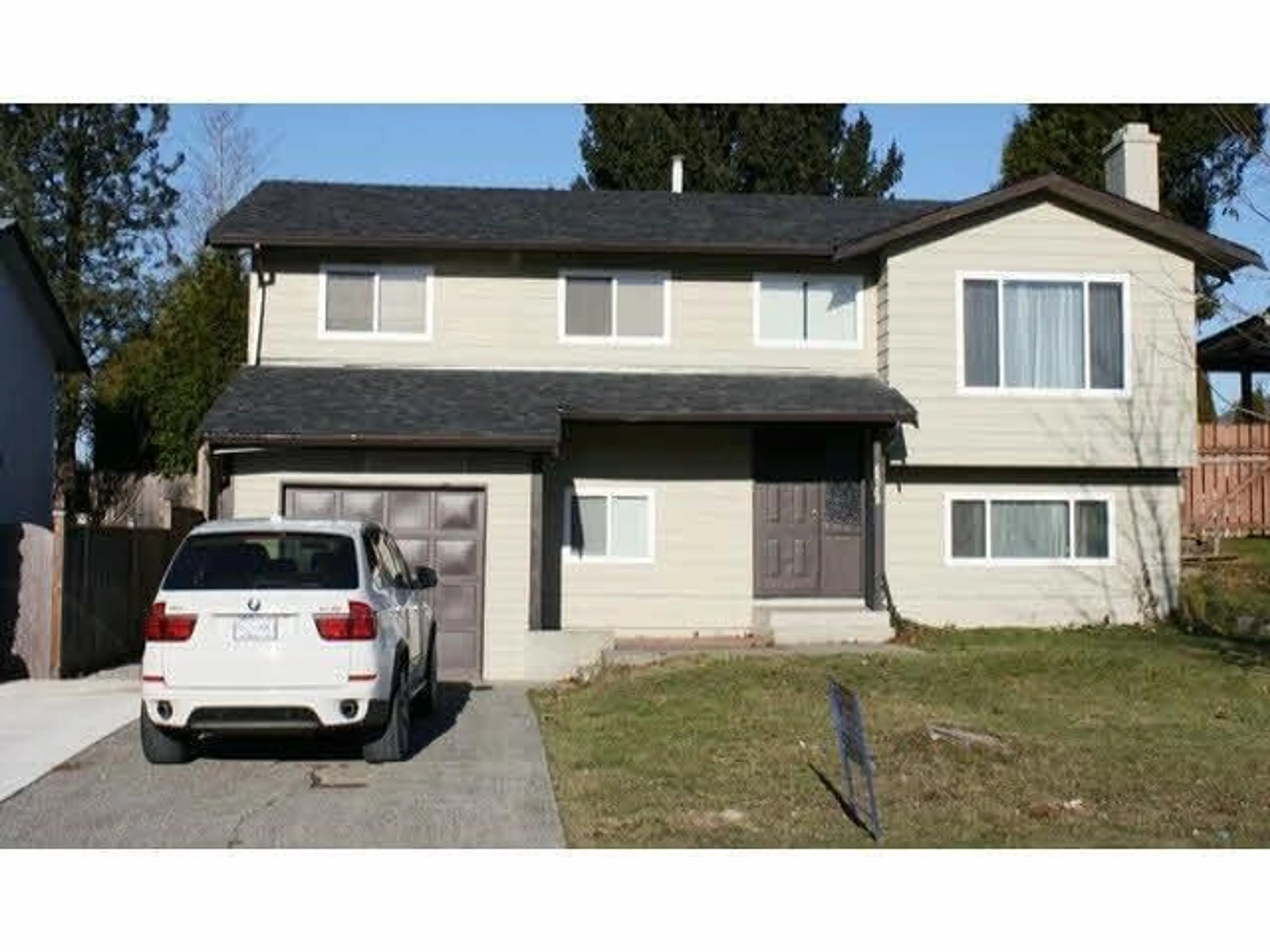 Home with vinyl exterior material, street for 32317 ADAIR, Abbotsford British Columbia V2T4L7