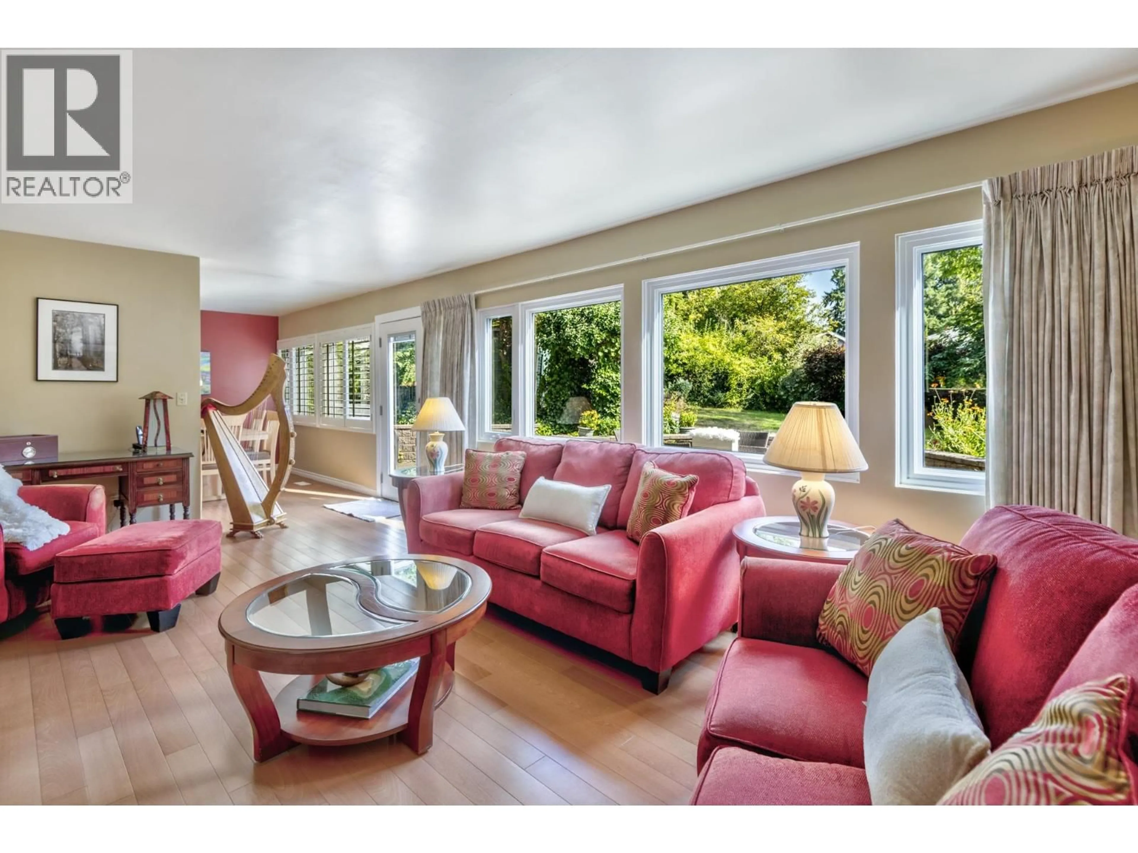 Living room with furniture, unknown for 884 EILDON STREET, Port Moody British Columbia V3H1B3