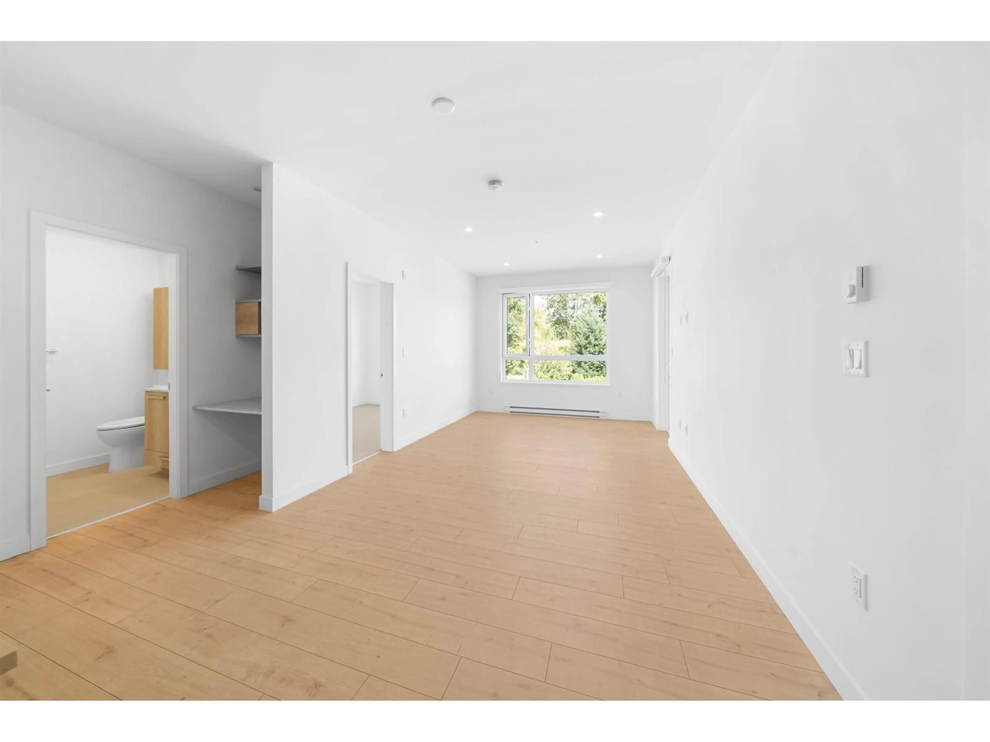 Indoor foyer for 317 - 13788 76, Surrey British Columbia V3W8J5