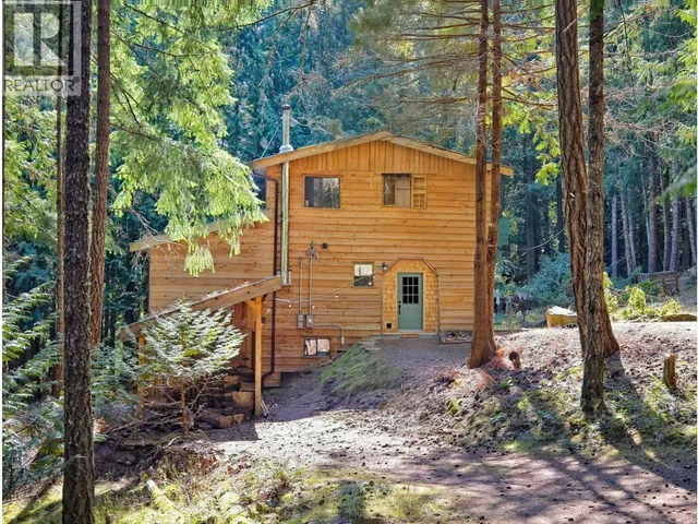 187 WARBLER ROAD, Galiano Island 3