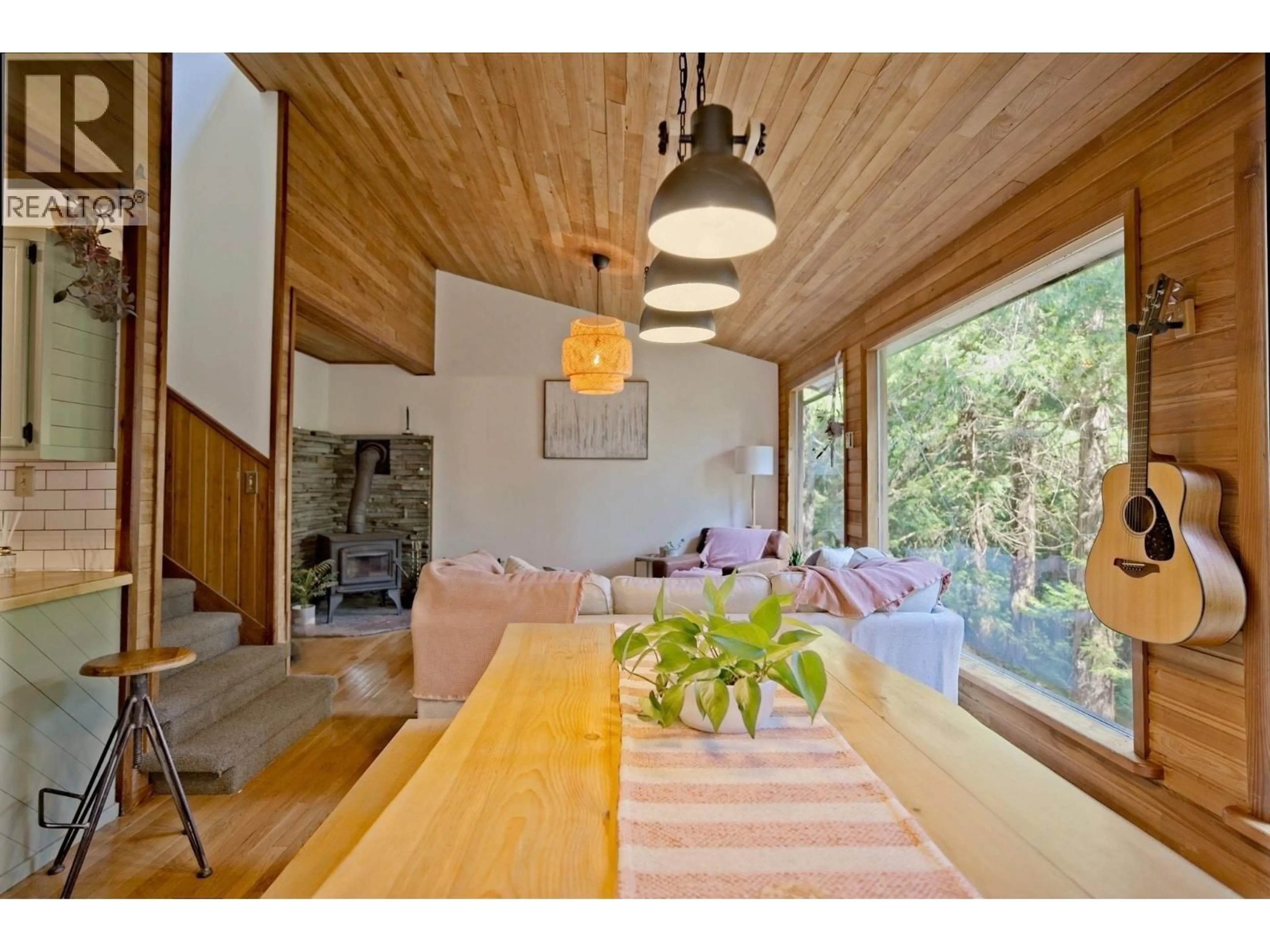 Dining room, wood/laminate floor for 187 WARBLER ROAD, Galiano Island British Columbia V0N1P0