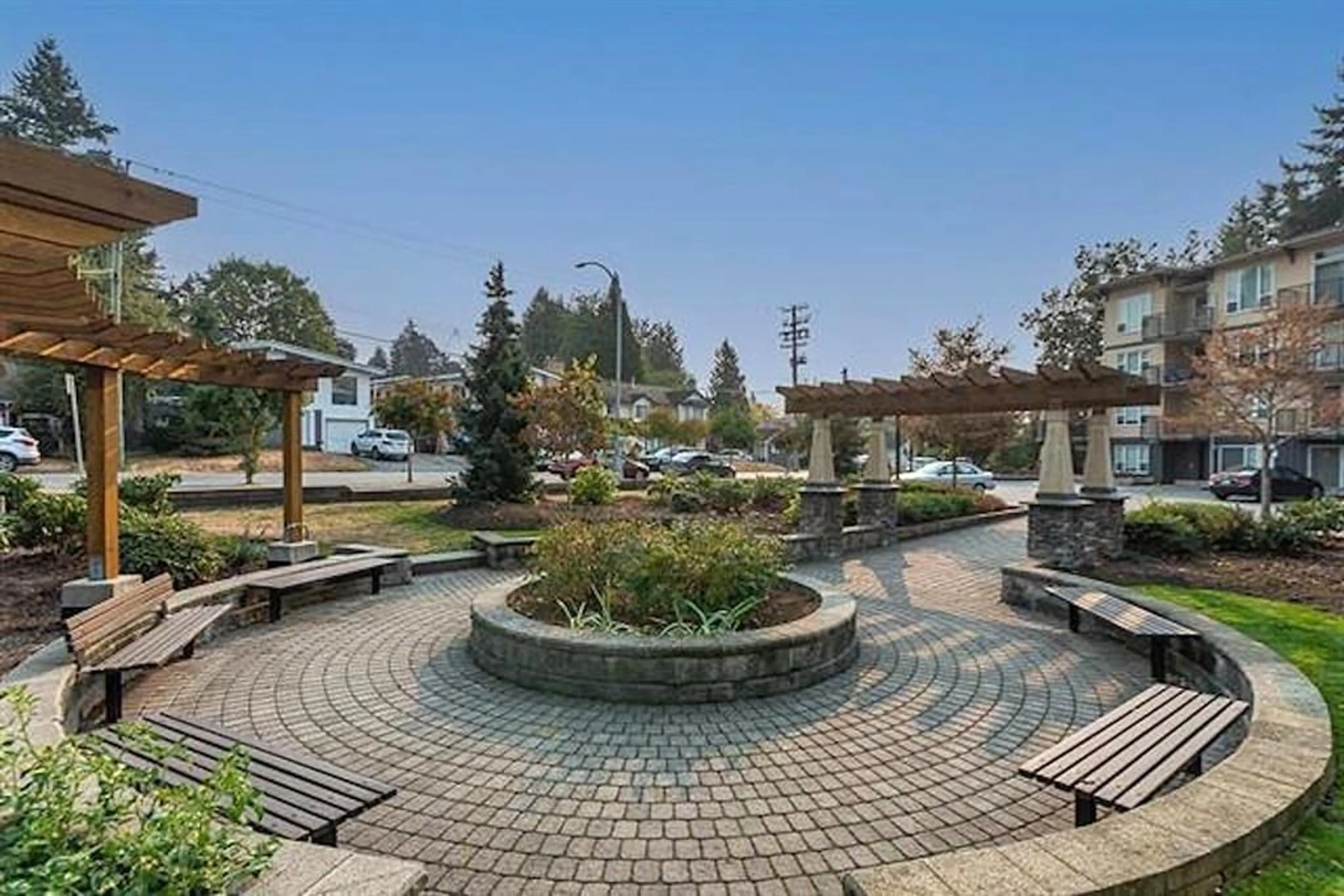 Patio, water/lake/river/ocean view for 223 - 2565 CAMPBELL, Abbotsford British Columbia V2S0E3